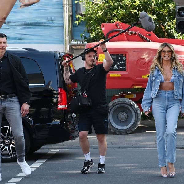 16.06.2025 Köln. Heidi Klum signiert ein Wandkunstwerk aus der Calzedonia-Kampagne. Foto: Alexander Schwaiger