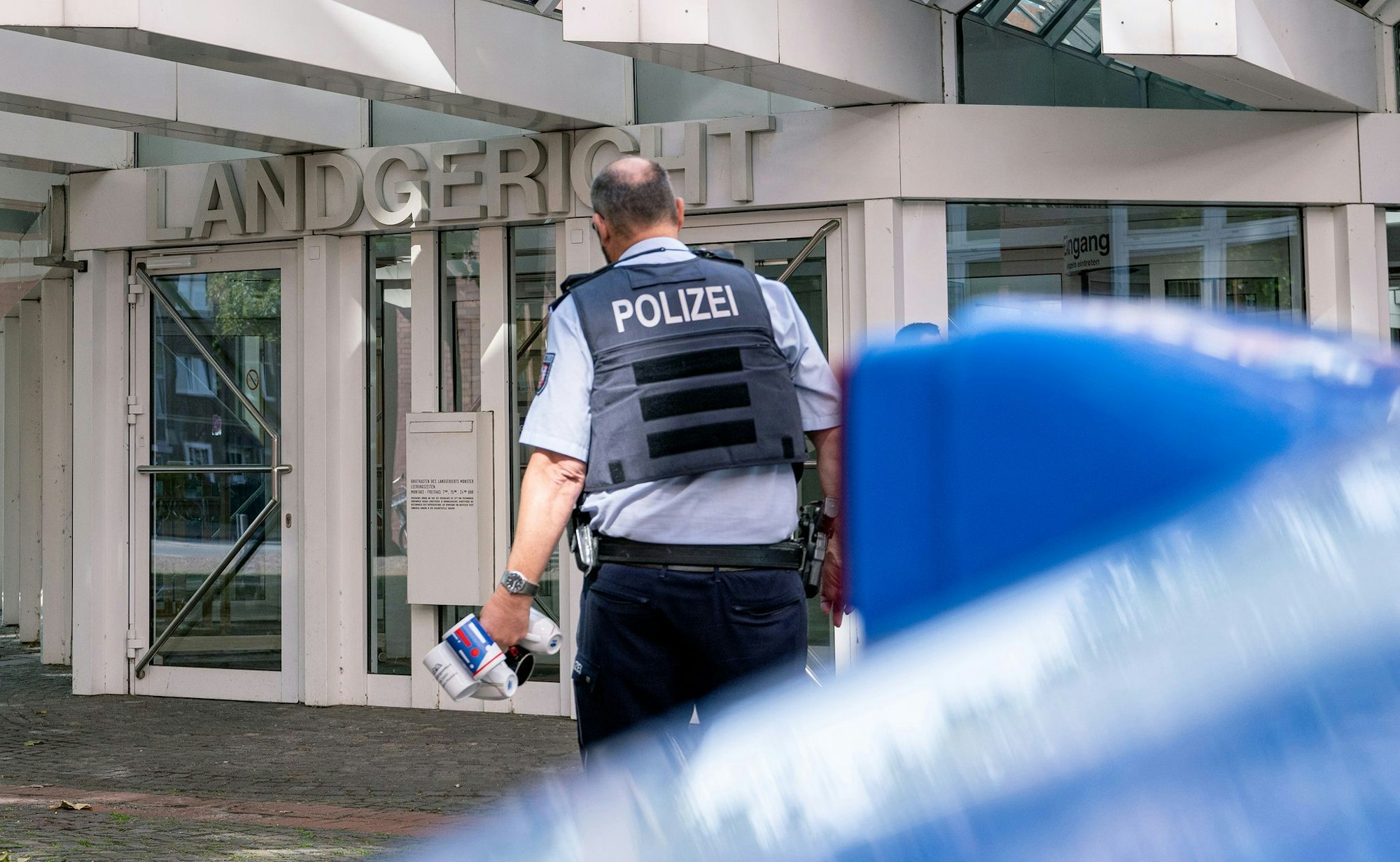 Der Prozess am Landgericht Münster stand unter großen Sicherheitsauflagen. Vor dem Gebäude war die Polizei präsent, vor dem Gerichtsaal gab es zwei Sicherheitsschleusen.