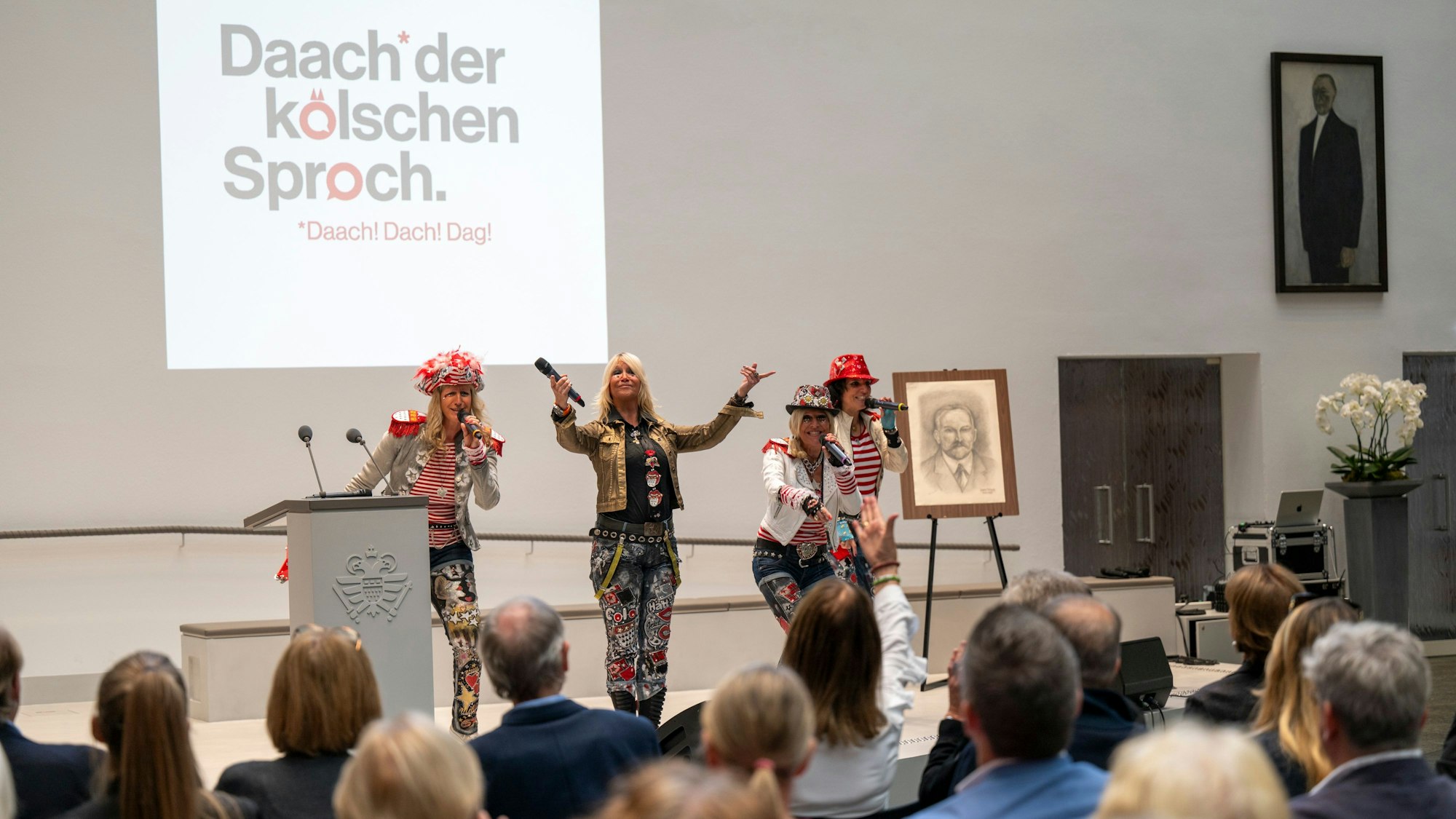 Das Bild zeigt die letztjährige Verleihung des Lehrer-Welsch-Preises.
