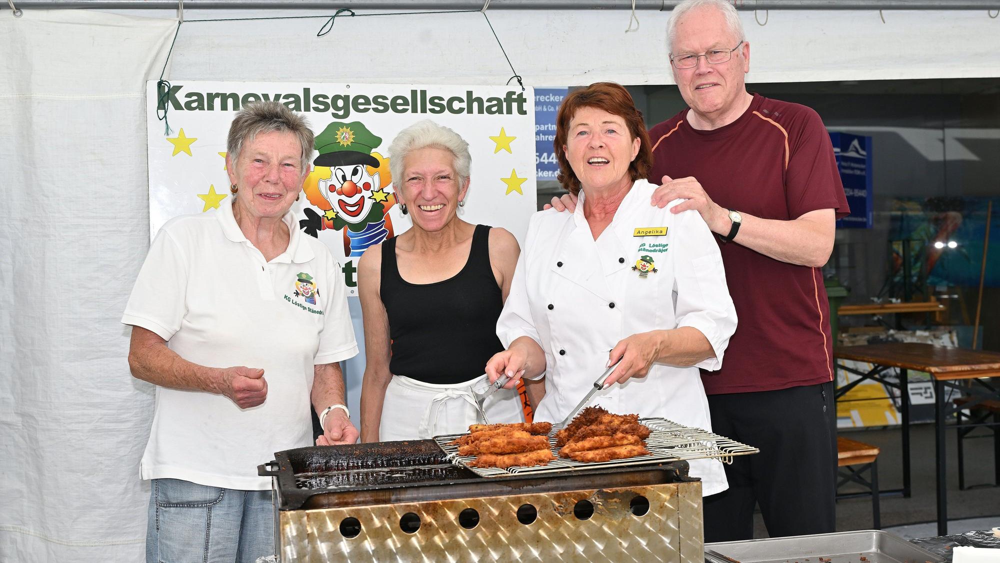 Reibekuchen bei den Löstigen Stänedräjer