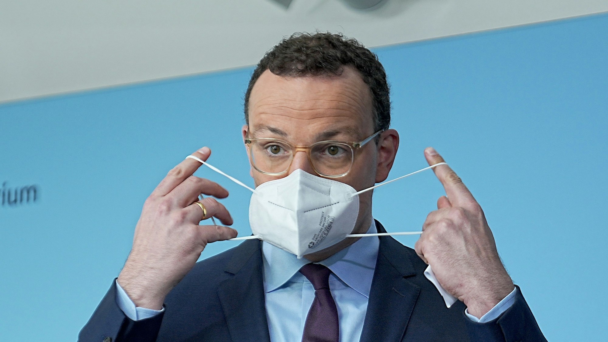 ARCHIV - 22.09.2021, Berlin: Jens Spahn (CDU), damaliger Bundesminister für Gesundheit, bei einem Pressestatement in der Corona-Pandemie.. (zu dpa: «Spahn wehrt sich gegen Masken-Vorwürfe während der Pandemie») Foto: Michael Kappeler/dpa +++ dpa-Bildfunk +++