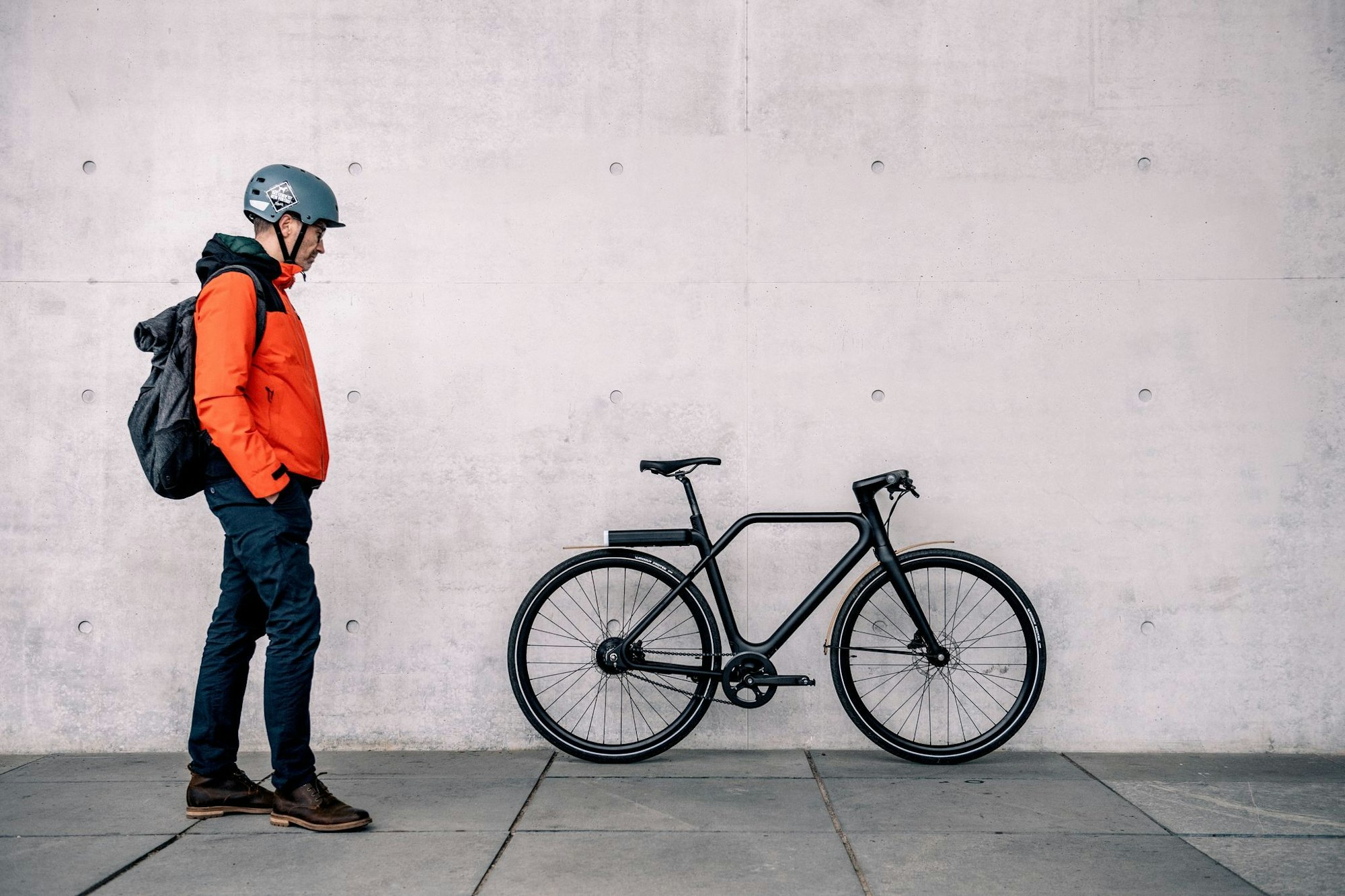 Dein neues Fahrrad, das unbekannte Wesen? Über wichtige Besonderheiten erfährt nur, wer in die Tiefen der Gebrauchsanleitung eintaucht.