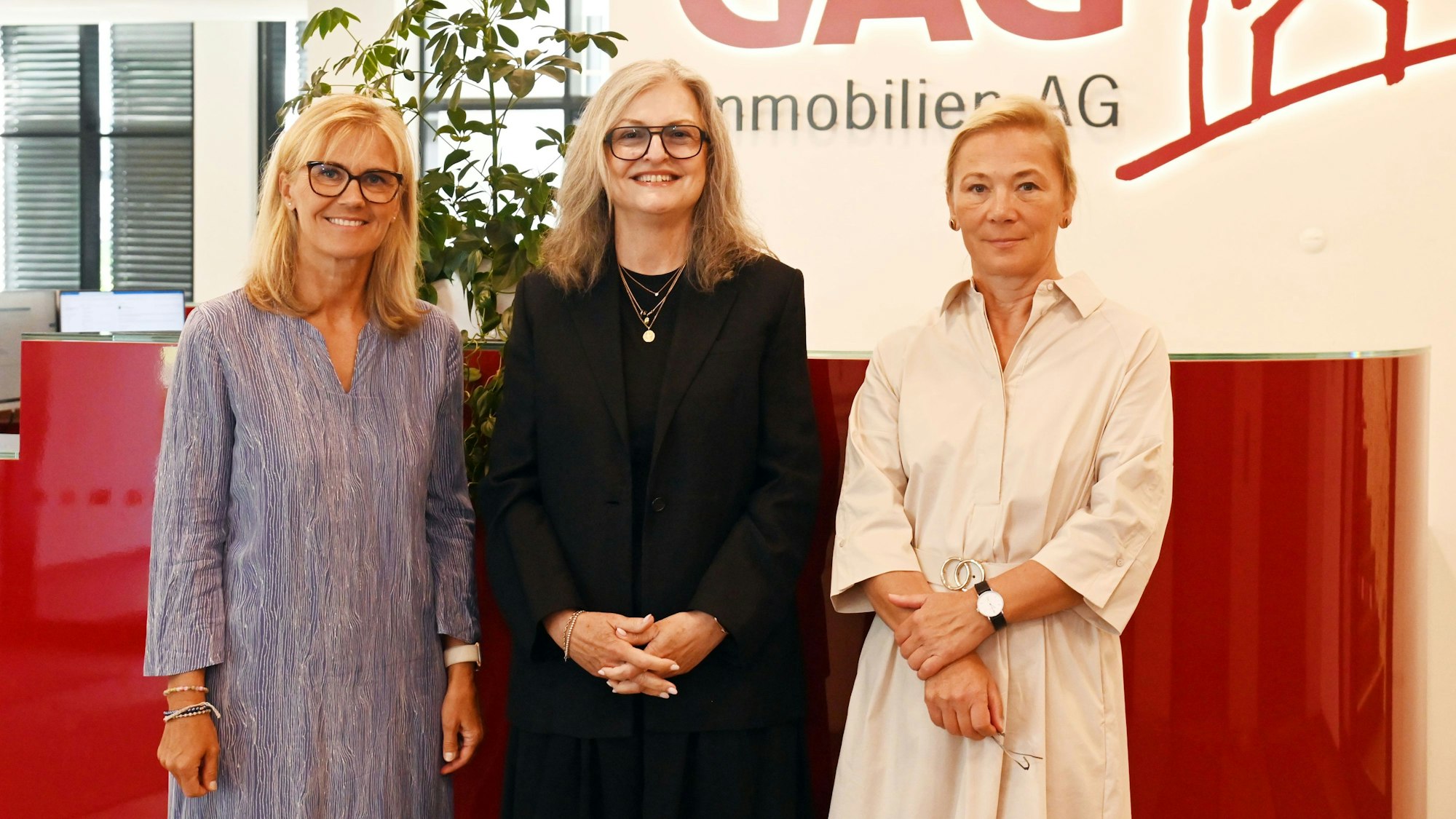 Anett Barsch (l.) übernimmt den Vorstandsvorsitz von Kathrin Möller (r.), Vorständin Anne Keilholz bleibt auf ihrem Posten.