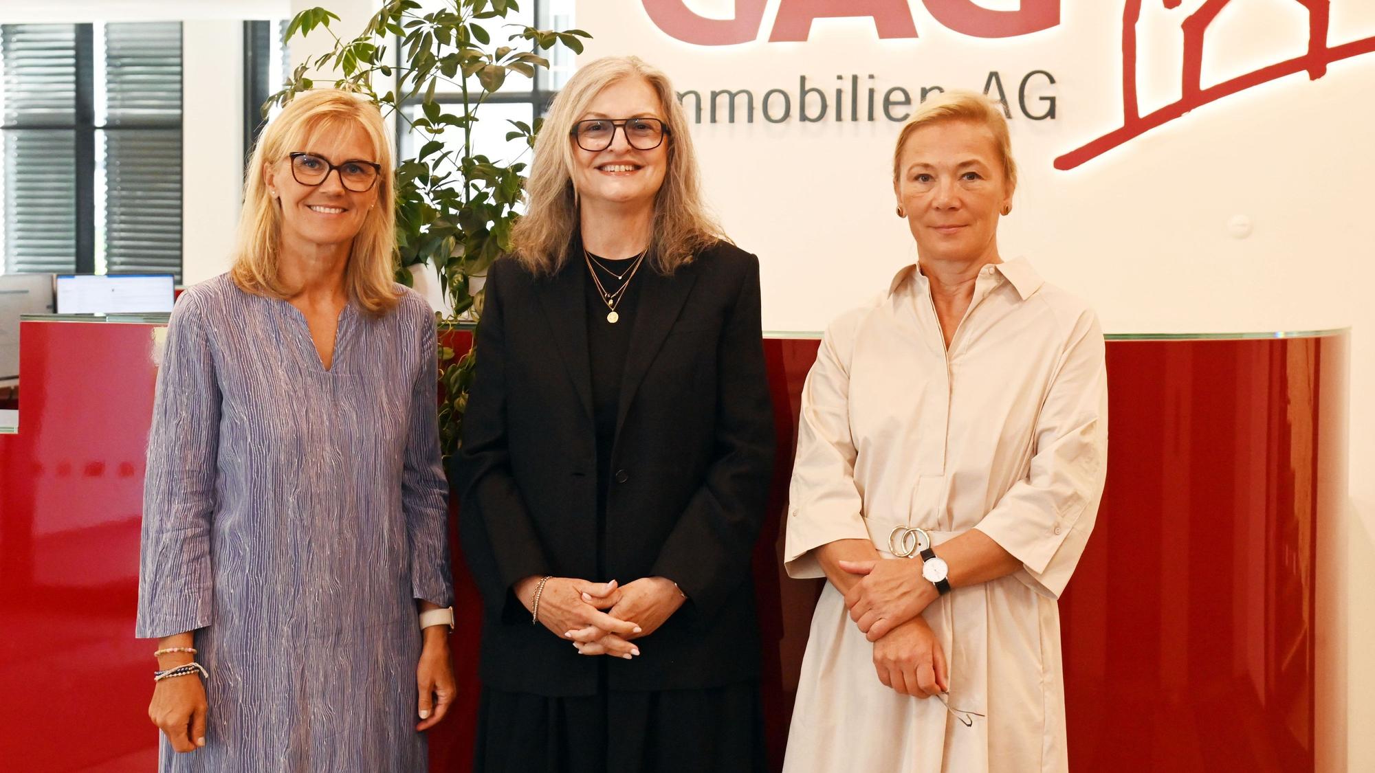Anett Barsch (l.) übernimmt den Vorstandsvorsitz von Kathrin Möller (r.), Vorständin Anne Keilholz bleibt auf ihrem Posten.
