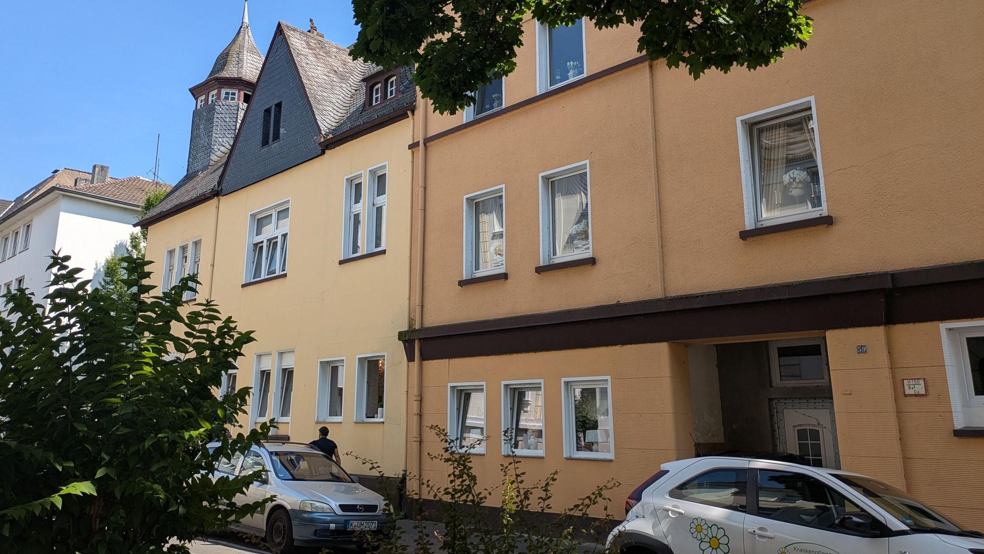 Carl-Leverkus-Straße Ecke Kaiserstraße in Wiesdorf