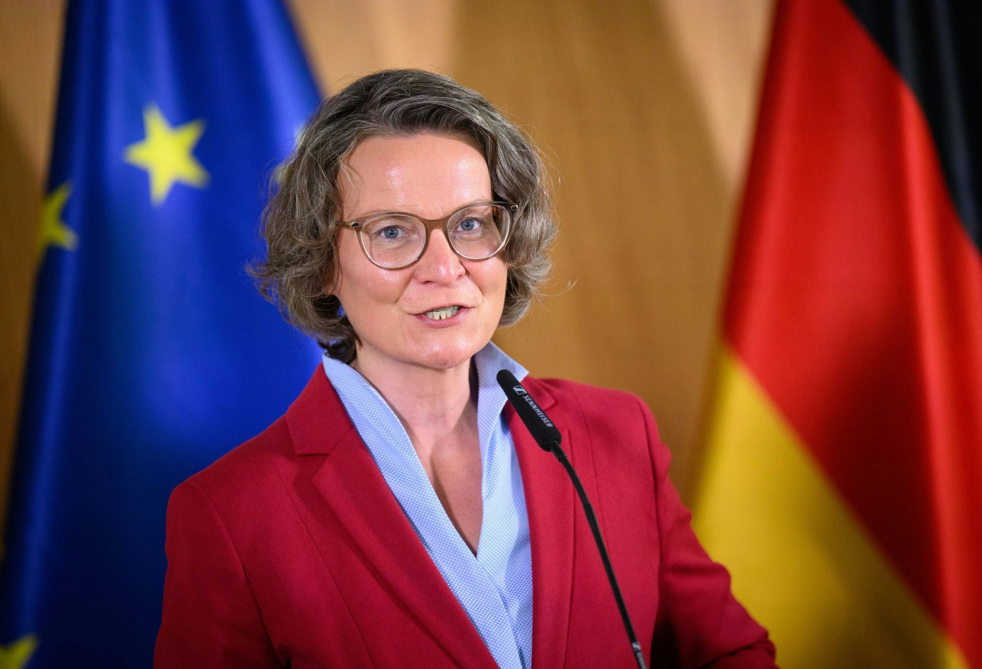 NRW-Bauministerin Ina Scharrenbach (CDU) hat eine schwere Erkrankung öffentlich gemacht. (Foto-Archiv)