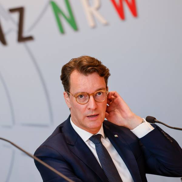 17.06.2025, Nordrhein-Westfalen, Düsseldorf: Hendrik Wüst (CDU), Ministerpräsident des Landes Nordrhein-Westfalen, nimmt an einem Pressegespräch im Düsseldorfer Landtag teil. Foto: Thomas Banneyer/dpa +++ dpa-Bildfunk +++