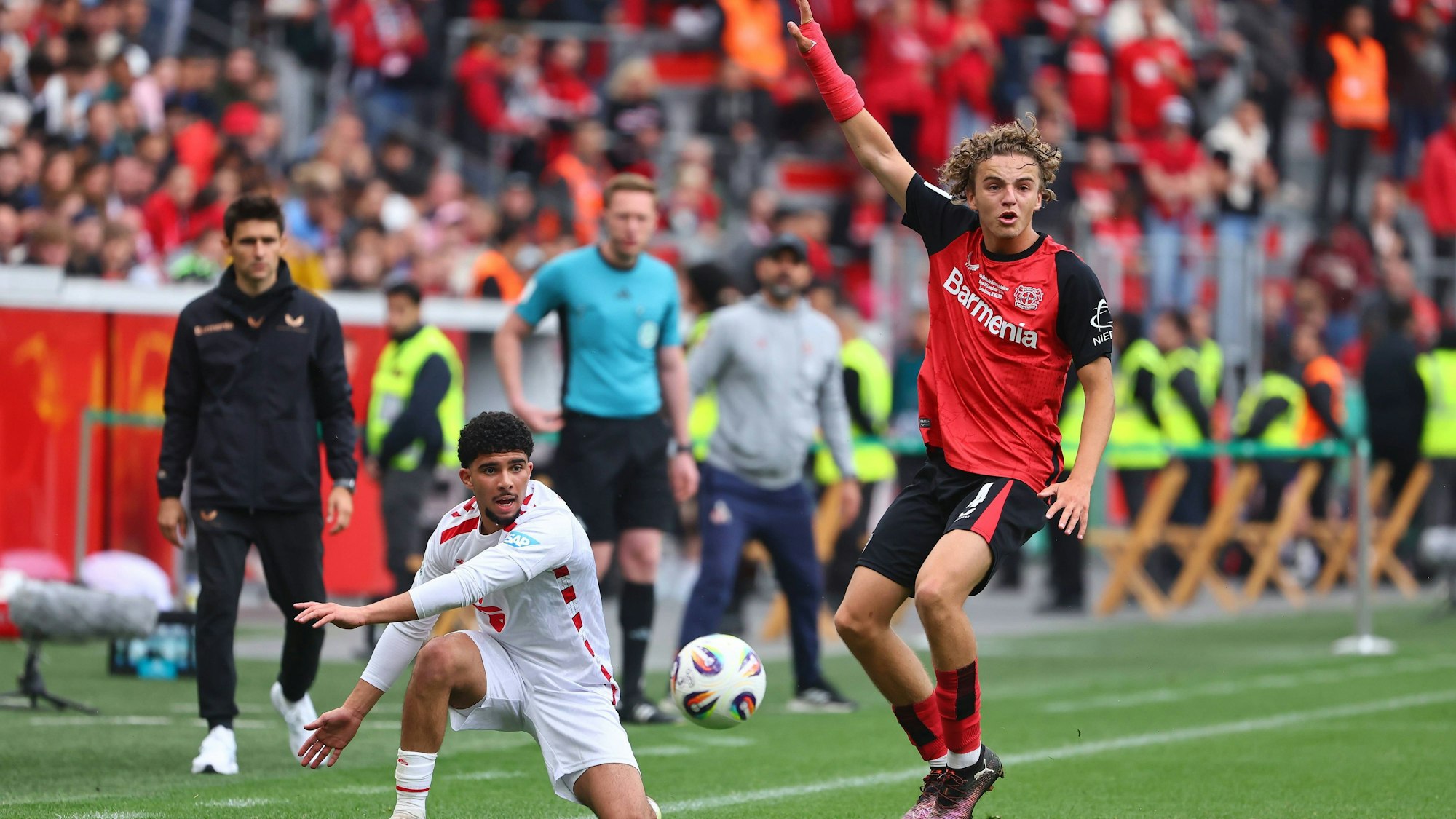 Ferdinand Pohl Leverkusen gegen Fayssal Harchaoui Koeln Bayer 04 Leverkiusen vs 1. FC Koeln, Fussball, U19 DFB-Nachwuchsliga, 18.5.2025 DFB regulations prohibit any use of photographs as image sequences and/or quasi-video. Bayer 04 Leverkiusen vs 1. FC Koeln, Fussball, U19 DFB-Nachwuchsliga, 18.5.2025 Leverkusen *** Ferdinand Pohl Leverkusen vs Fayssal Harchaoui Koeln Bayer 04 Leverkiusen vs 1 FC Koeln, Fussball, U19 DFB Nachwuchsliga, 18 5 2025 DFB regulations prohibit any use of photographs as image sequences and or quasi video Bayer 04 Leverkiusen vs 1 FC Koeln, Fussball, U19 DFB Nachwuchsliga, 18 5 2025 Leverkusen Copyright: xEibner-Pressefotox EP_FWR