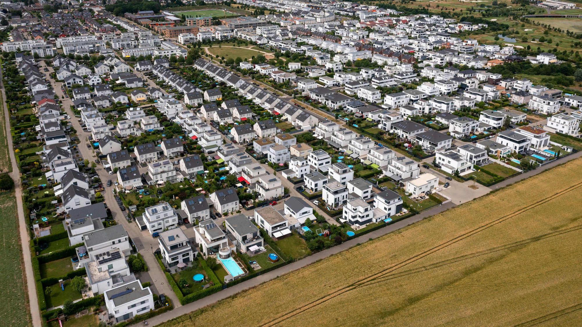 Blick auf das Neubaugebiet Widdersdorf Süd im Kölner Westen