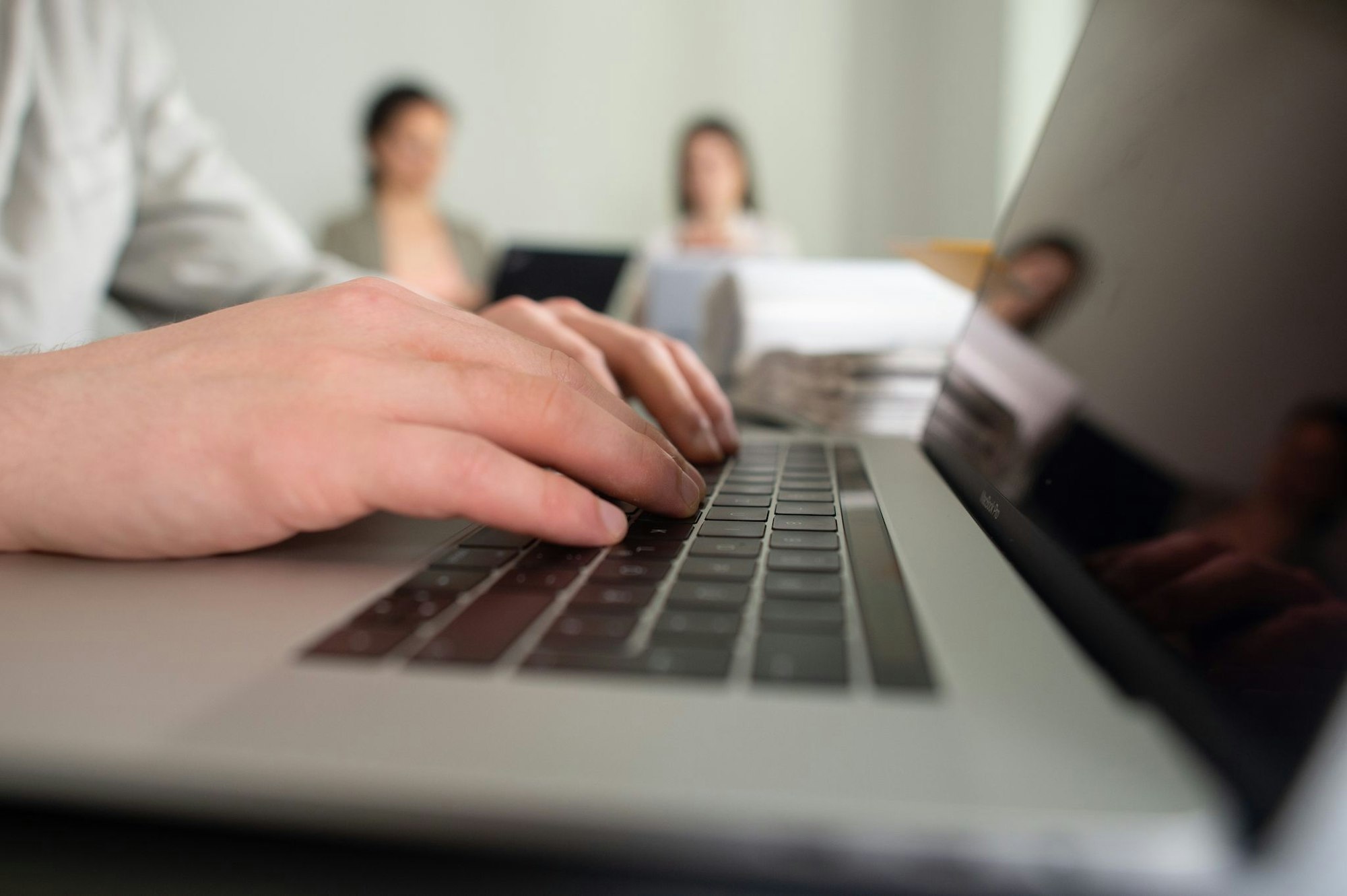 In Deutschland arbeiten im EU-Vergleich besonders viele Menschen in Teilzeit - vor allem Frauen. (Archivbild)