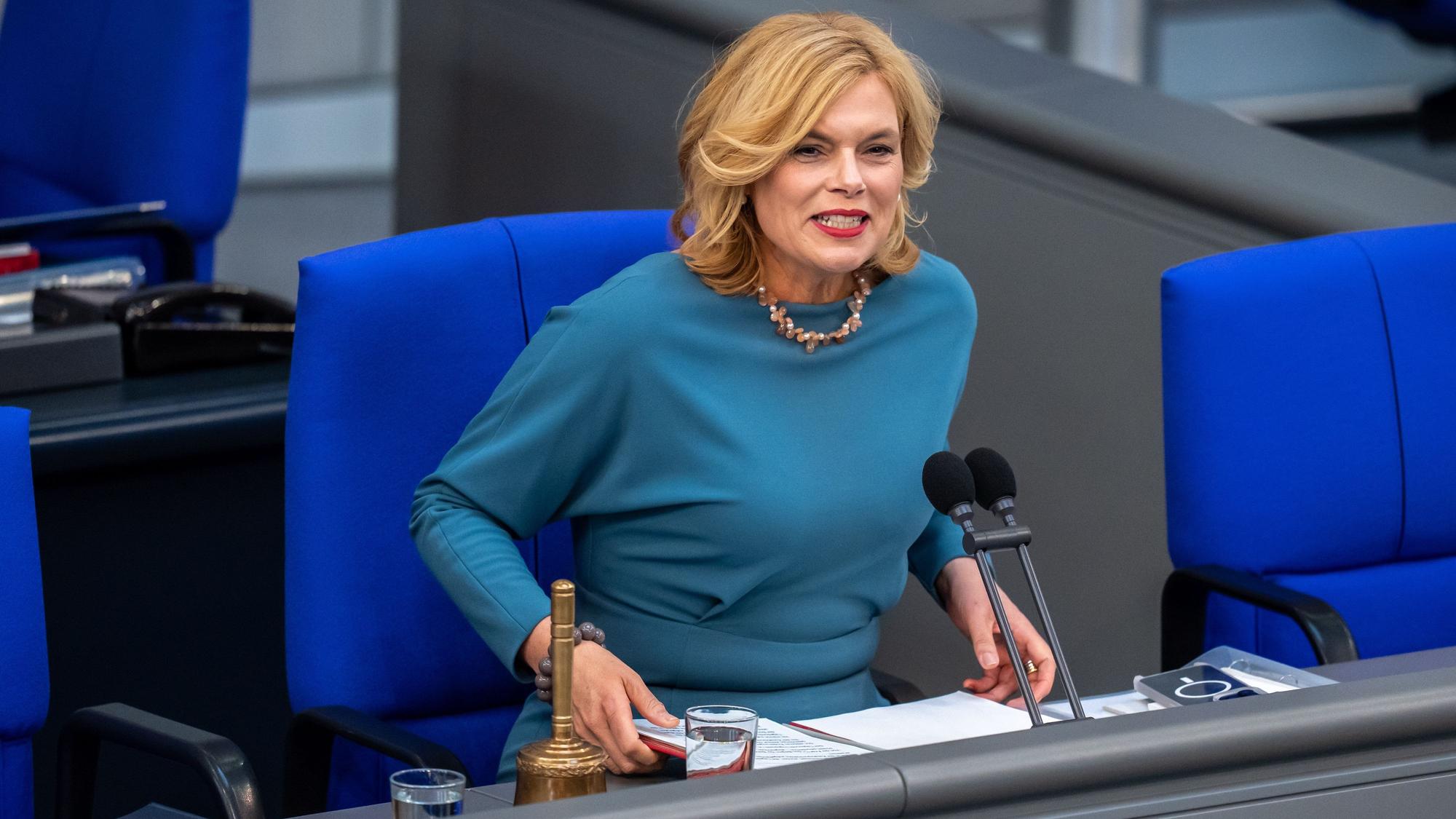 Bundestagspräsidentin Julia Klöckner (CDU) spricht im Bundestag. (Archivbild)