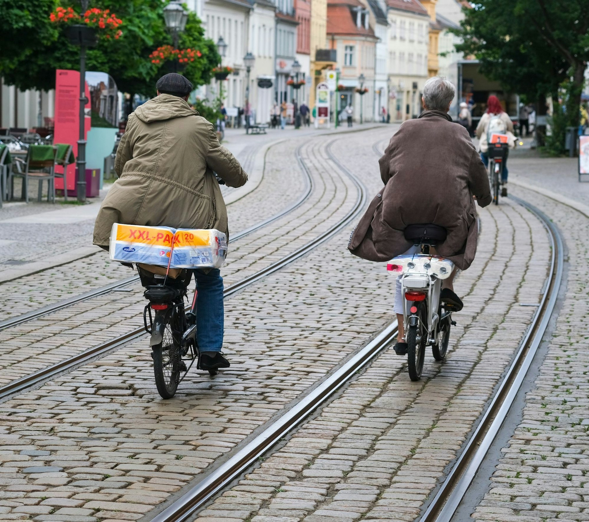 Straßenbahnschienen können für Räder ein tückisches Hindernis sein. (Archivbild)