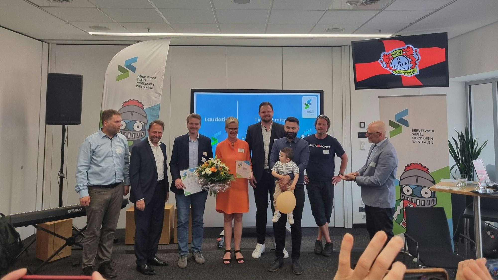 Das Geschwister-Scholl-Berufskolleg und die Pestalozzischule sind als „Berufswahlfreundliche Schulen“ ausgezeichnet worden.