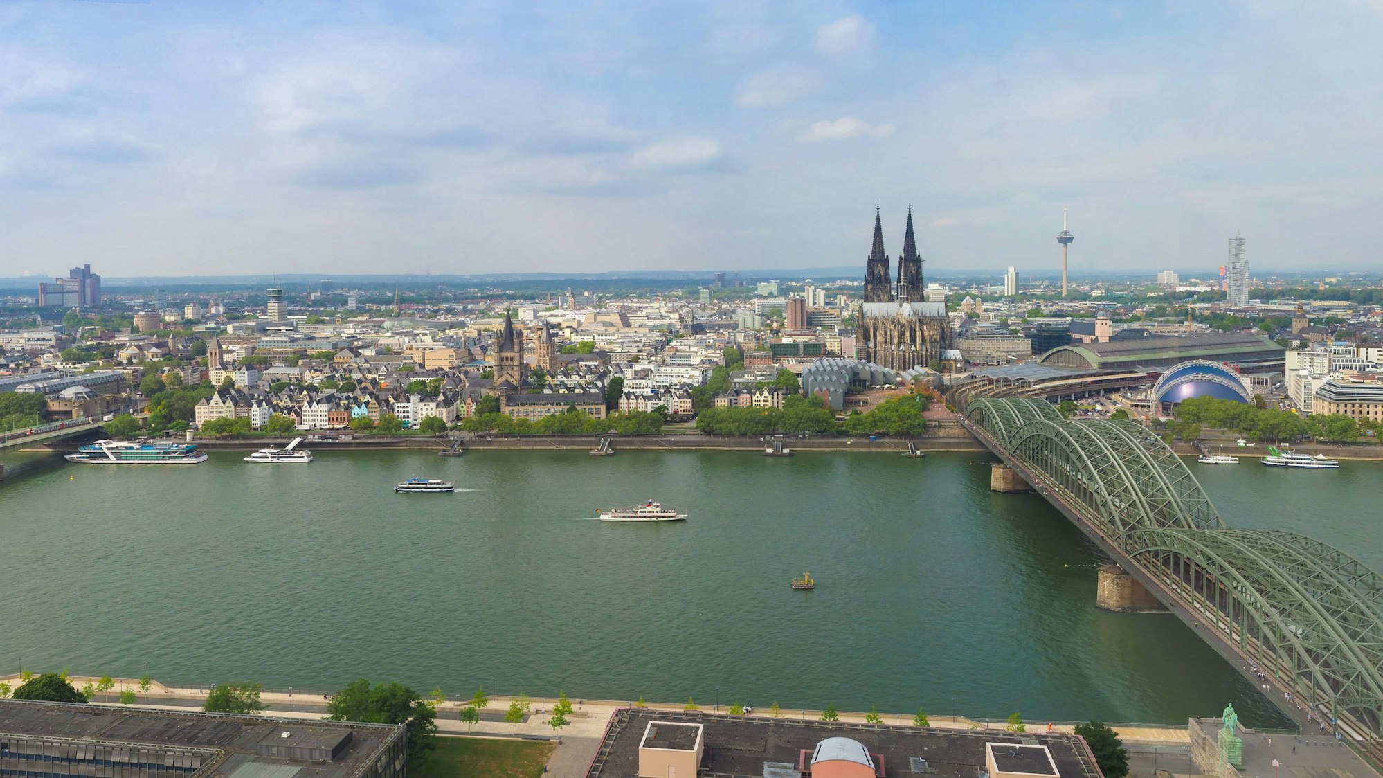 Aerial view of the city of Koeln Aerial view of the city of Koeln, Germany seen from River Rhein Rhine. From left to right, the Altstadt old town, Rathaus town hall, Dom cathedral and Hohenzollern Bridge Copyright: xZoonar.com/ClaudioxDiviziax 14318230