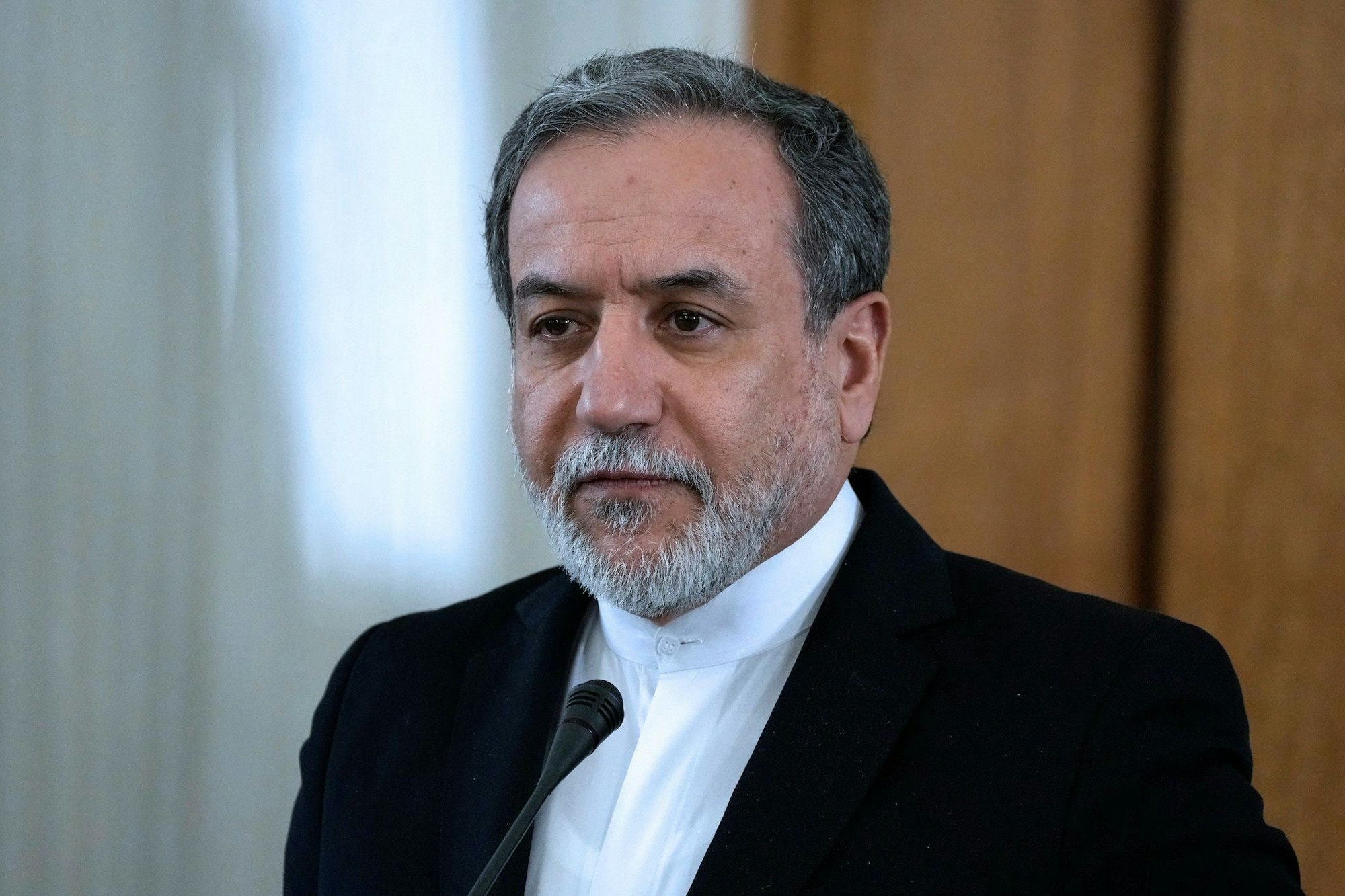 Der iranische Außenminister Abbas Araghtschi sieht den Schlüssel zur Beendigung des Krieges bei Trump. (Archivbild)