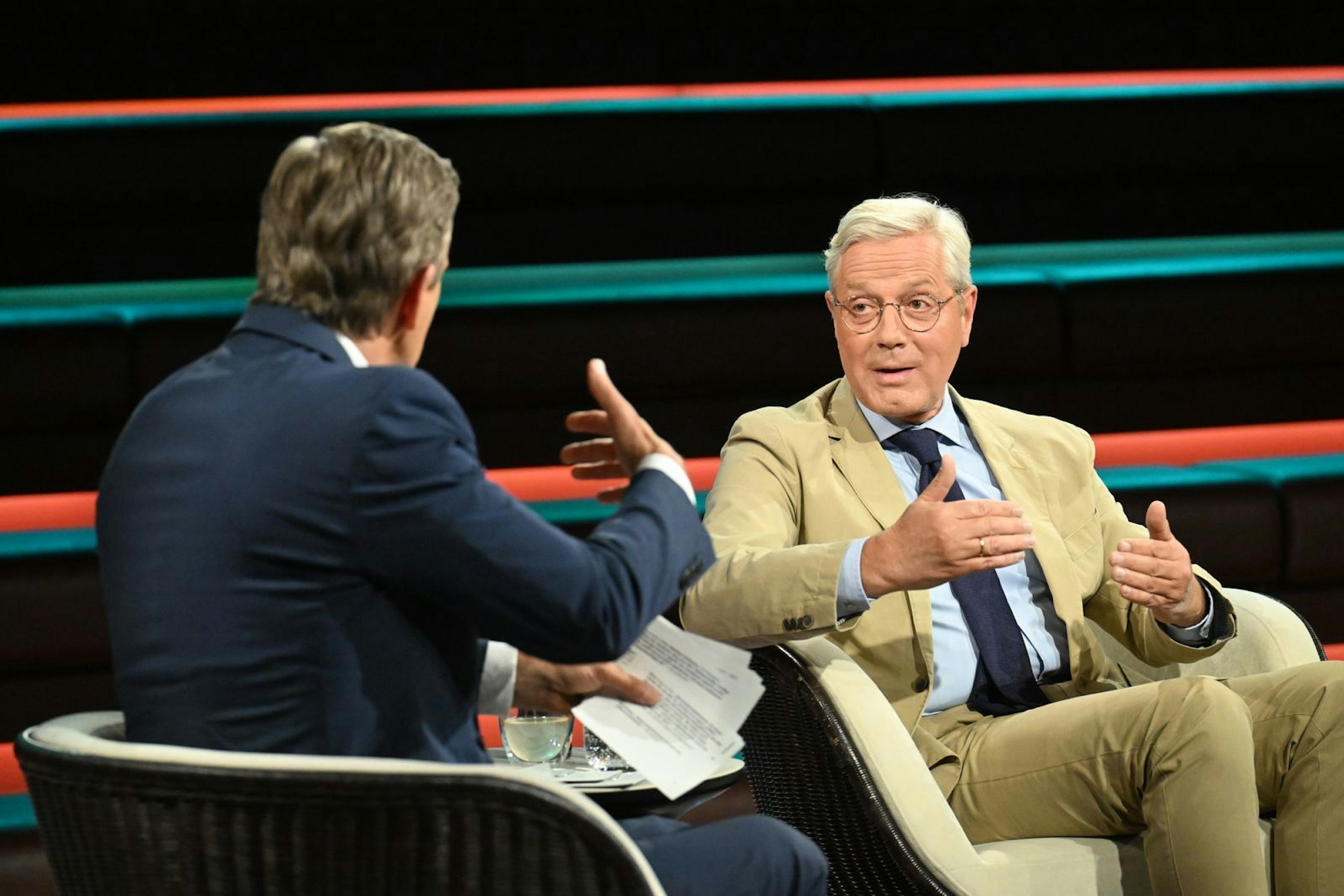 CDU-Außenpolitiker Norbert Röttgen stellte im Gespräch mit Markus Lanz klar: „Ich habe keinen Zweifel daran, dass das iranische Regime unumkehrbar entschlossen ist, Atommacht zu werden.“ (Bild: ZDF / Cornelia Lehmann)