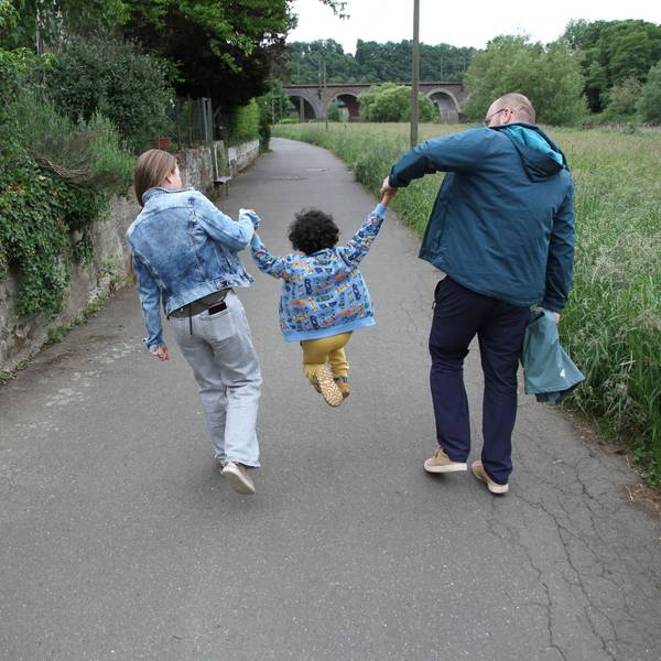 Fach-Pflegefamilien bieten Kindern eine Alternative zur Heimunterbringung.