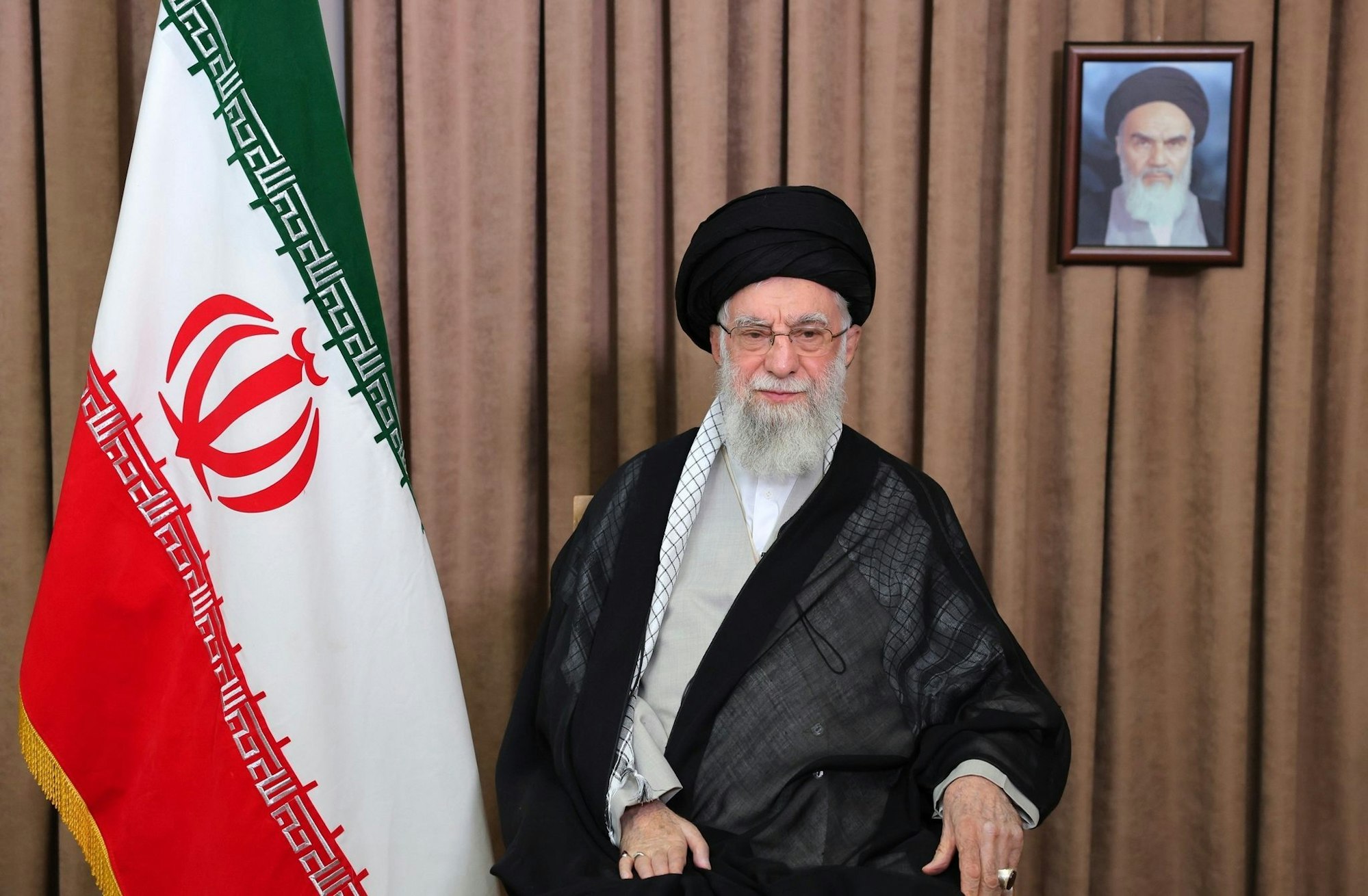 Irans oberster Führer Chamenei droht Israel.