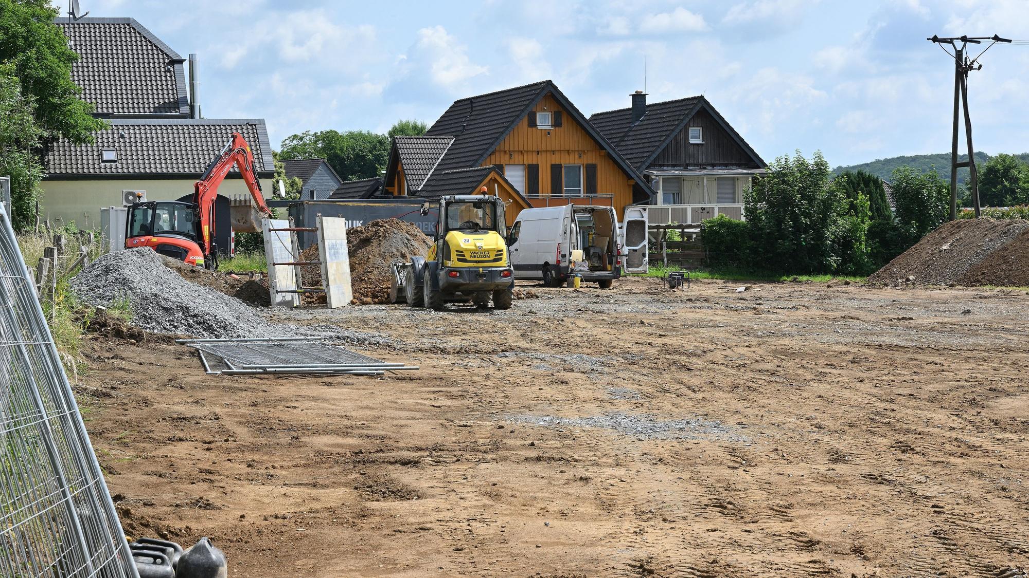 Das Foto zeigt die Bauarbeiten in Kürten-Spitze