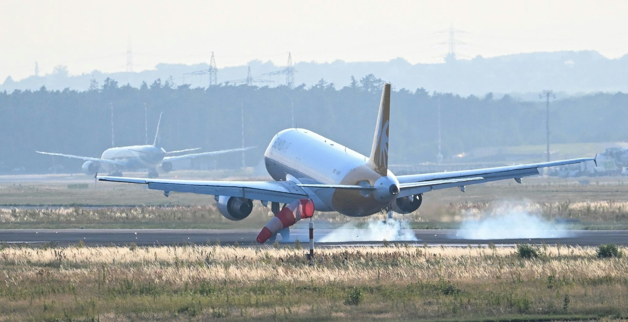 Ein Sonderflug hat 171 aus Israel ausgereiste Deutsche samt nächsten Angehörigen nach Frankfurt gebracht.