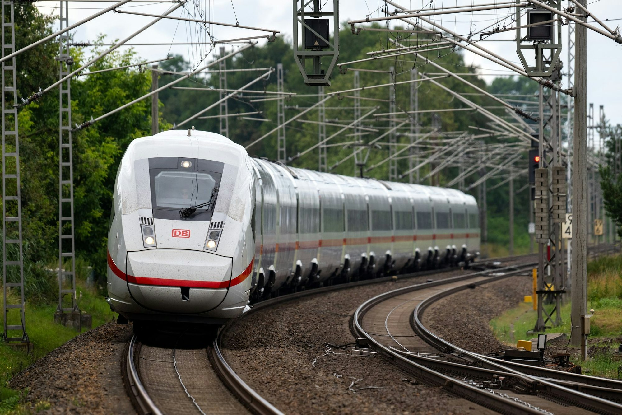 In diesem Jahr soll die Strecke Hamburg-Berlin saniert werden. (Archivbild)