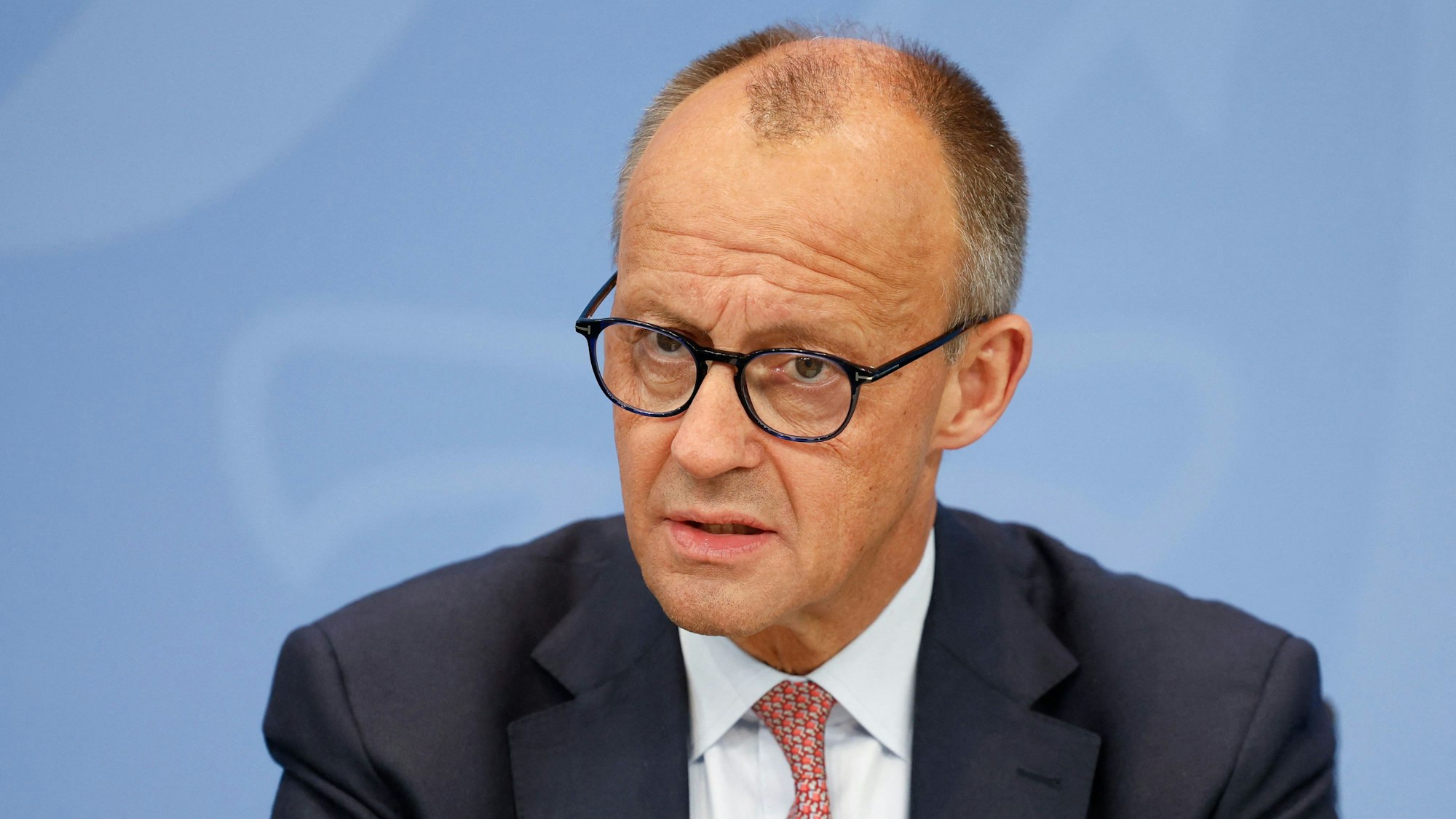 Wurde für seine Wortwahl im Zusammenhang mit den Angriffen Israels auf den Iran in einem ZDF-Interview kritisiert: Bundeskanzler Friedrich Merz