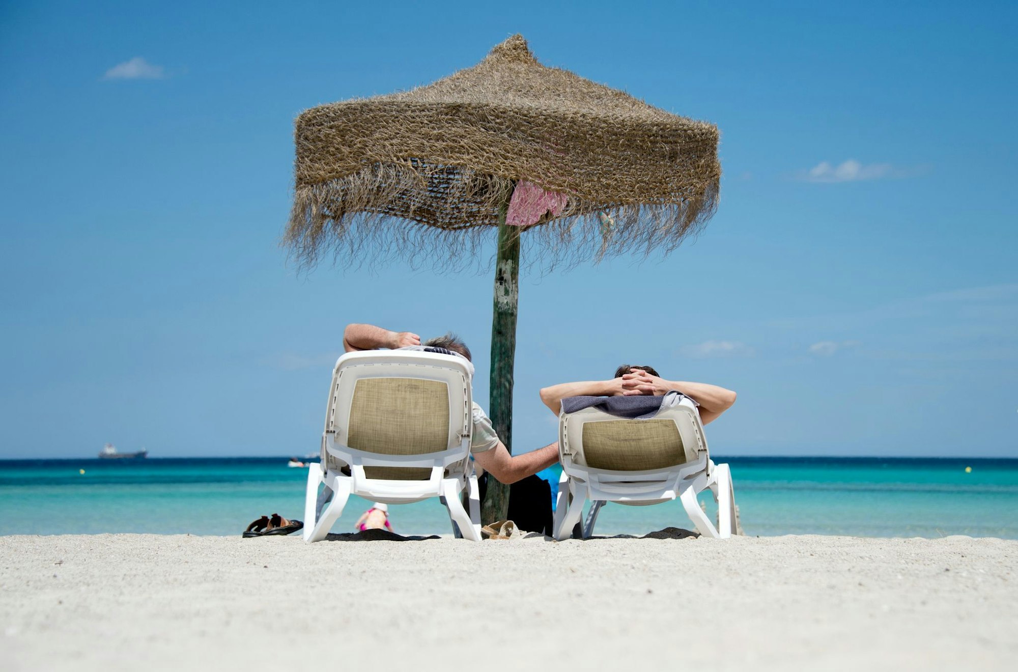 Ab in die Sonne: Auch Kurzentschlossene finden noch reichlich Angebote für Sommerurlaub am Meer.