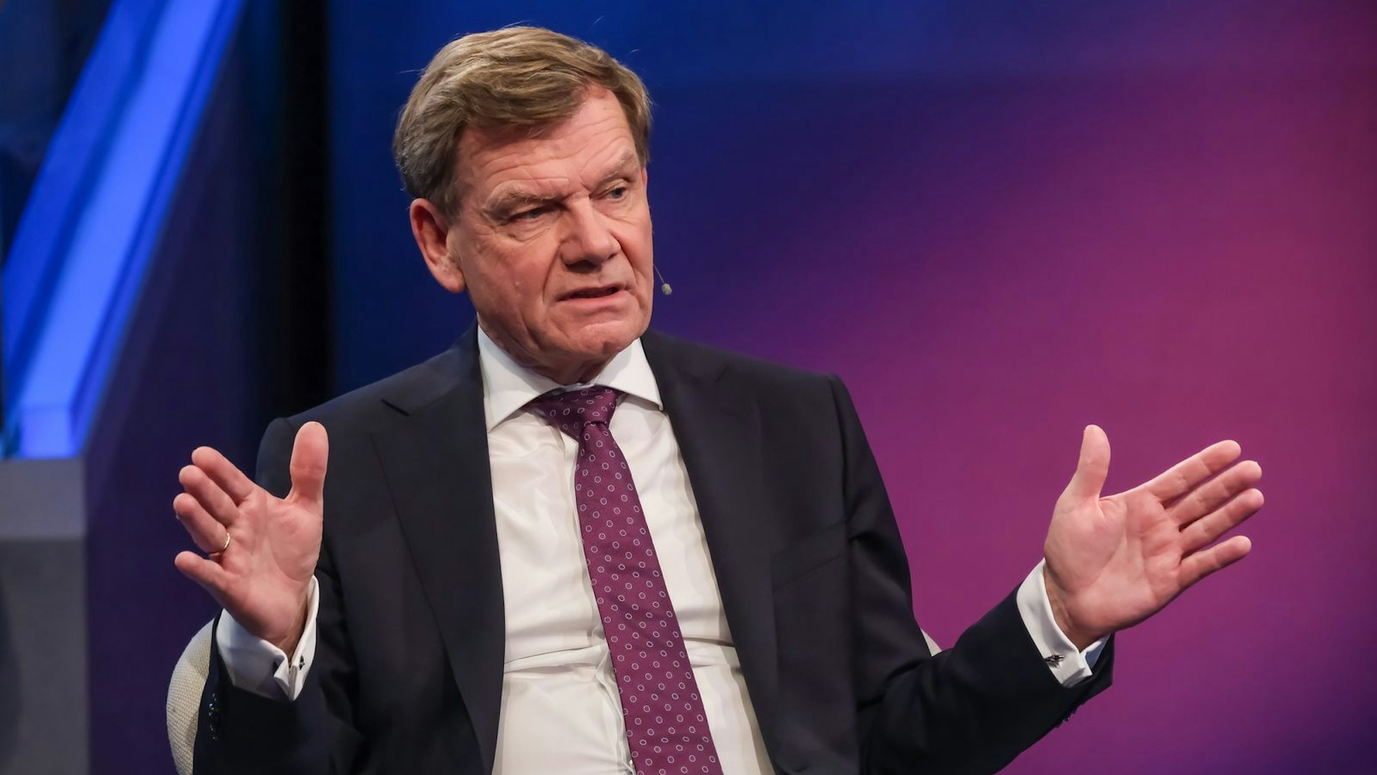 CDU-Außenminister Johannes Wadephul bezeichnet das iranische Regime als „eine Heimsuchung für das iranische Volk“. (Bild: WDR/Oliver Ziebe)