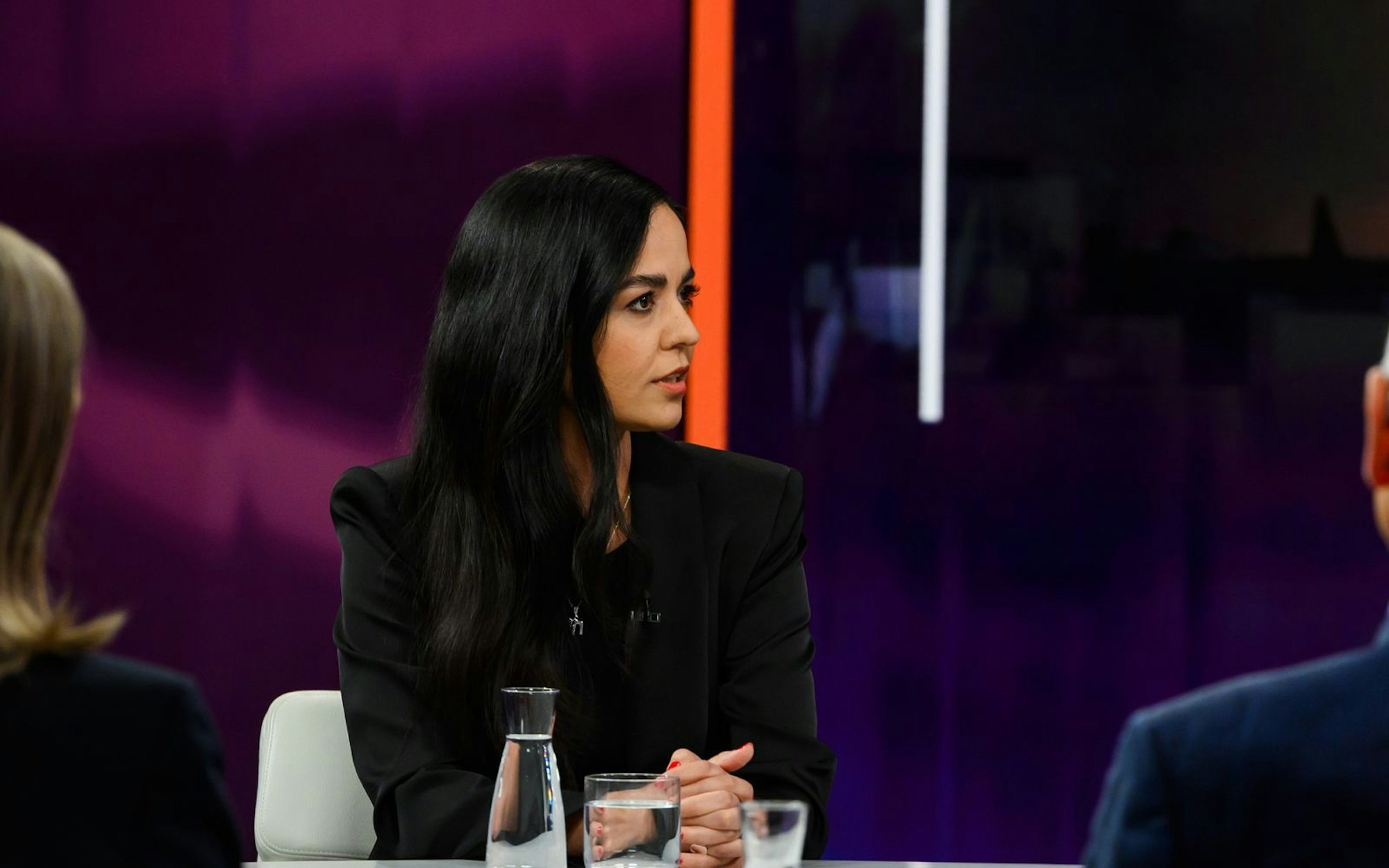 Journalistin Shahrzad Eden Osterer übte unmissverständliche Kritik am Umgang der deutschen Politik mit dem Iran. (Bild: ZDF/Jule Roehr)
