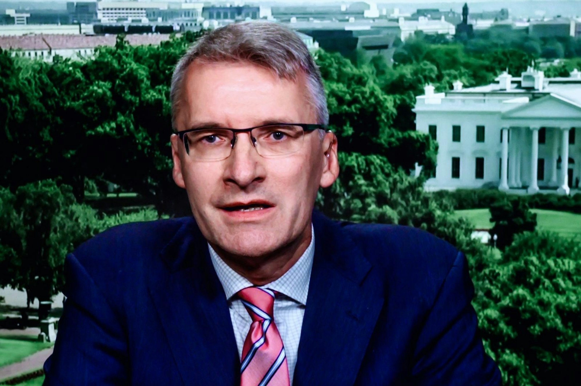 Laut ZDF-Korrespondent Elmar Theveßen habe US-Präsident Donald Trump aktuell „keinen Plan“, wie er mit der Eskalation im Iran umgehen solle. (Bild: ZDF/Jule Roehr)