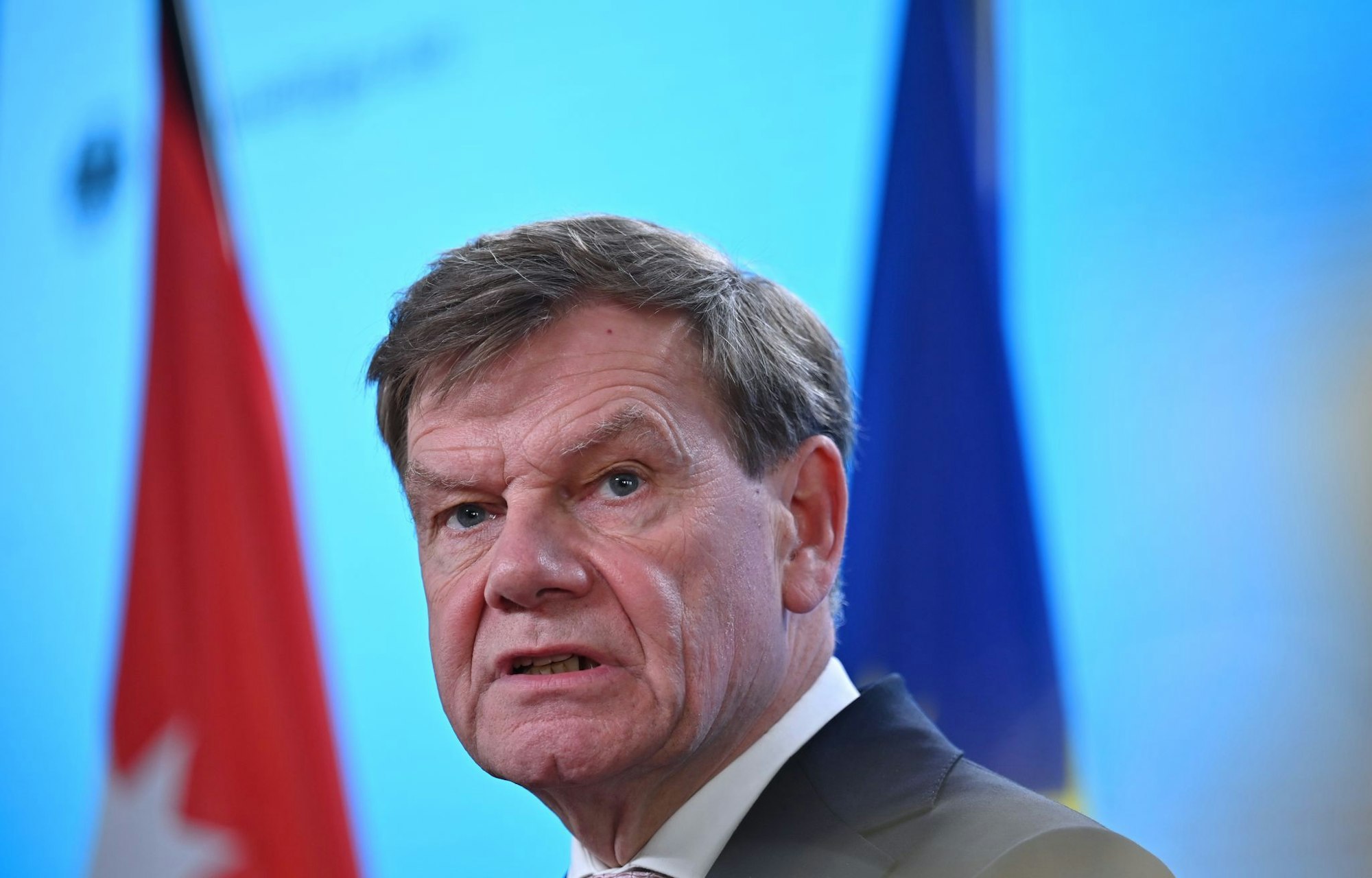 Bundesaußenminister Wadephul will sich mit seinen Kollegen aus Frankreich und Großbritannien für eine Deeskalation einsetzen.