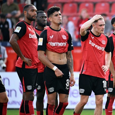 Nur drei von sechs sind noch da: Jonathan Tah, Florian Wirtz und Jeremie Frimpong sind weg, Victor Boniface, Piero Hincapie und Amine Adli stehen noch unter Vertrag bei Bayer Leverkusen.