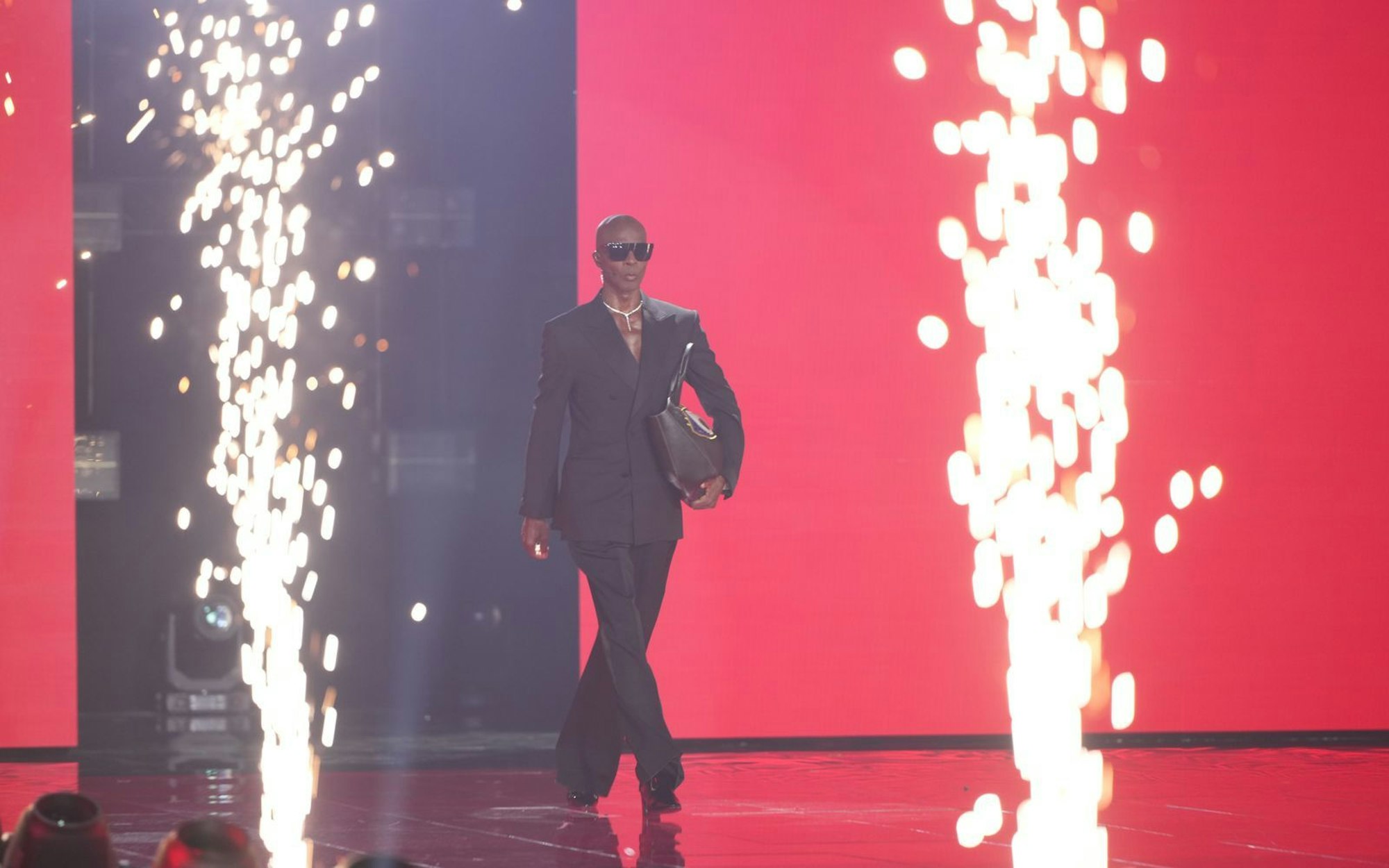 Für viele GNTM-Fans im Netz das einzig wahre Topmodel: Bruce Darnell. (Bild: ProSieben/Daniel Graf )