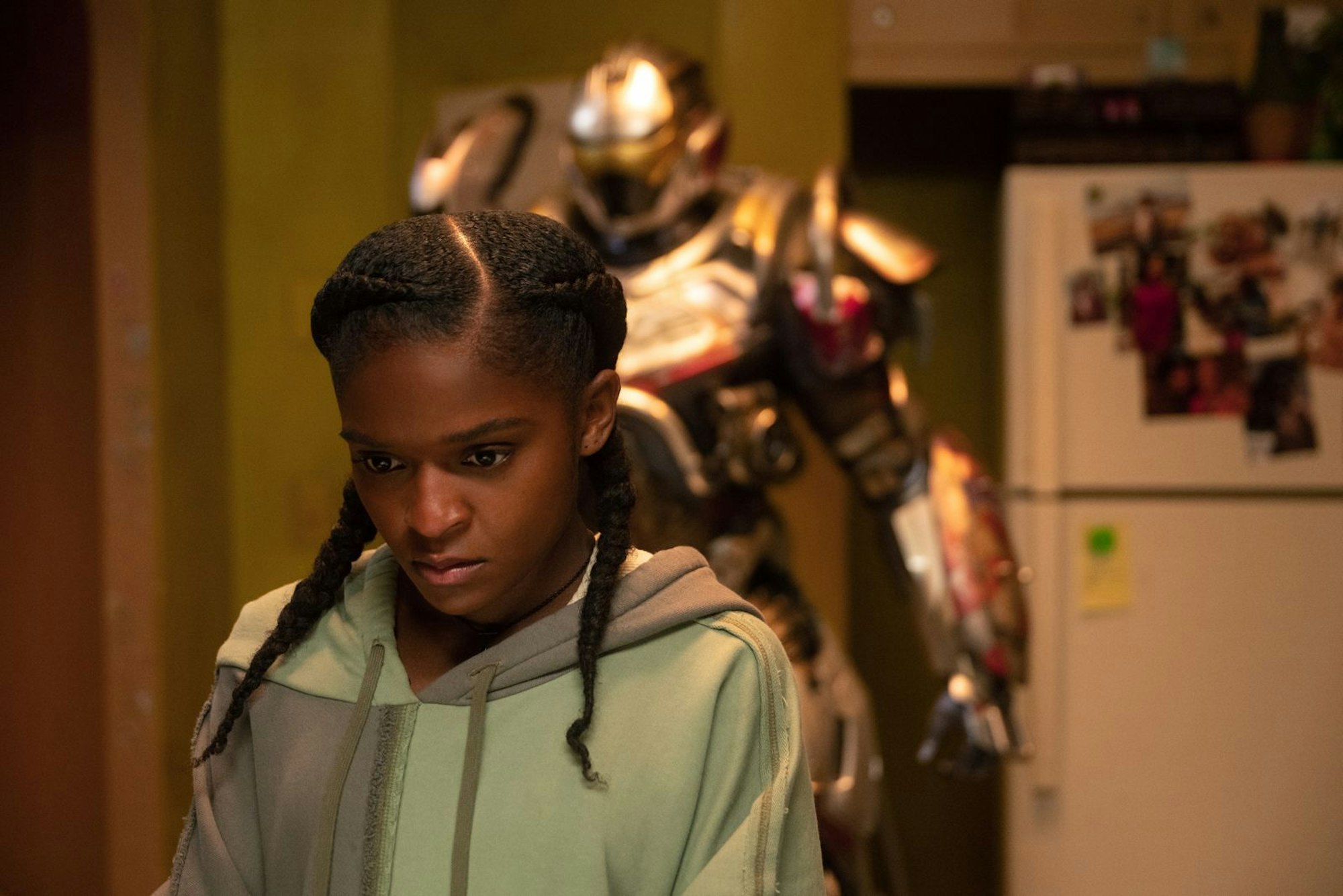 In „Avengers: Endgame“ starb Iron Man einen Heldentod und läutete das Ende des stählernen Helden ein. Nun wird sein Vakuum bei Disney+ gefüllt: In der Serie „Ironheart“ (ab 25. Juni bei Disney+) tritt die junge Erfinderin Riri Williams (Dominique Thorne) in große Fußstapfen.
(Bild: 2024 Marvel)