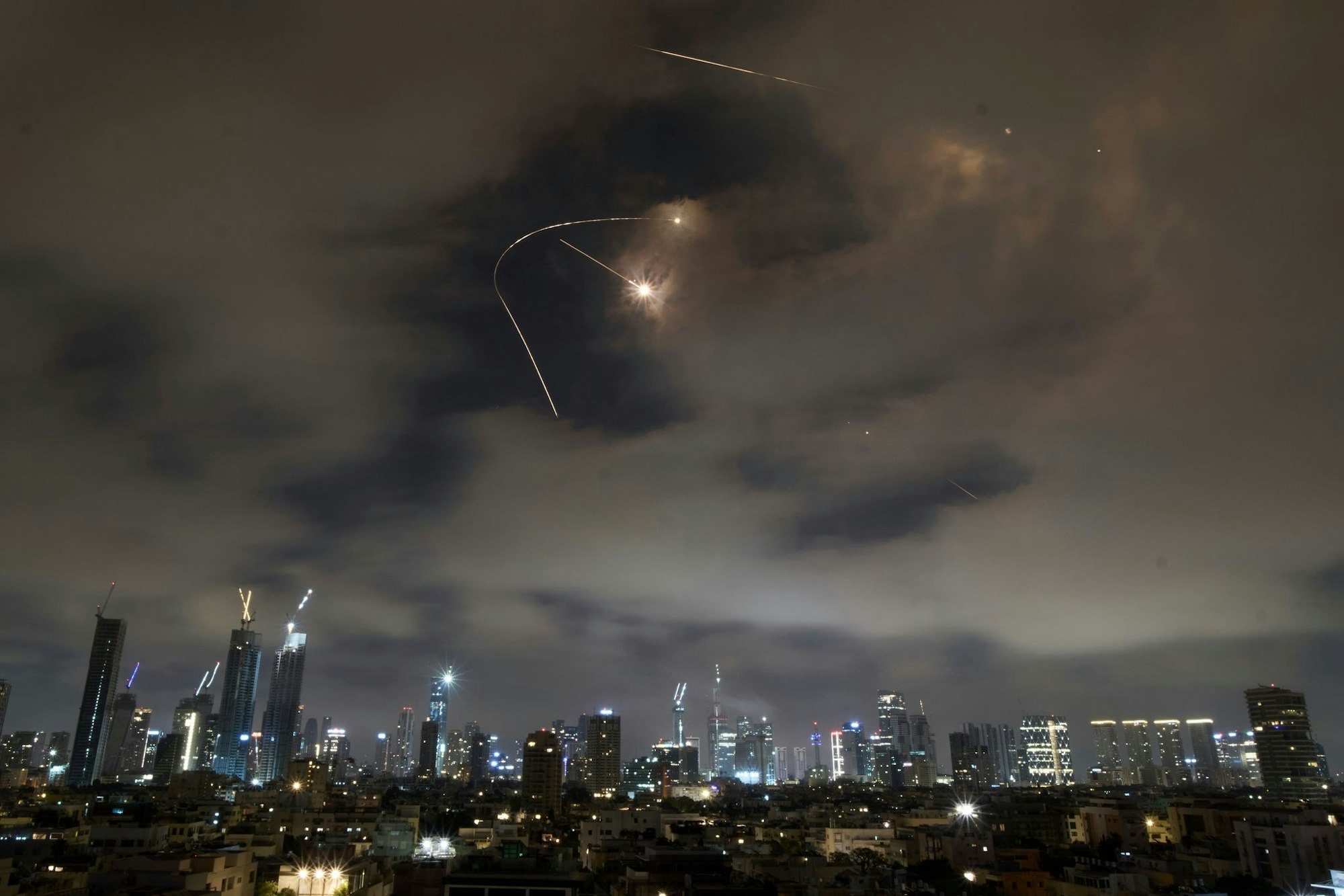 Israel und der Iran greifen sich weiter gegenseitig an.