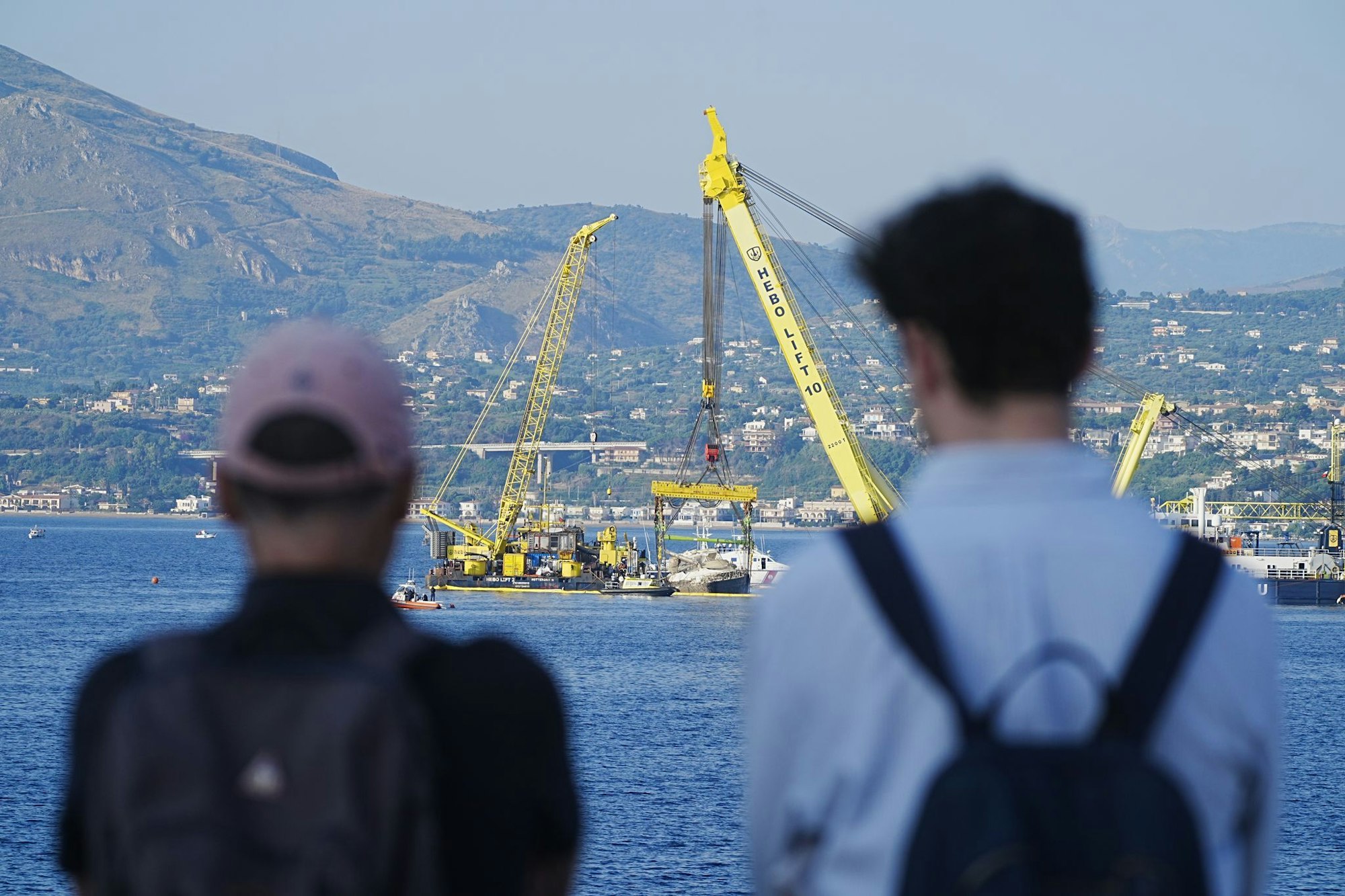 Ein besonderer Anblick: die Bergung der Superyacht «Bayesian».