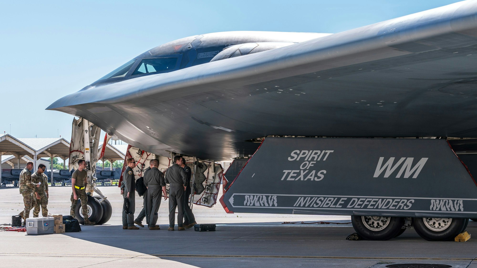 Die USA haben nach Angaben von US-Präsident Trump Atomanlagen im Iran angegriffen. Es seien Tarnkappenbomber vom Typ B-2 eingesetzt worden.