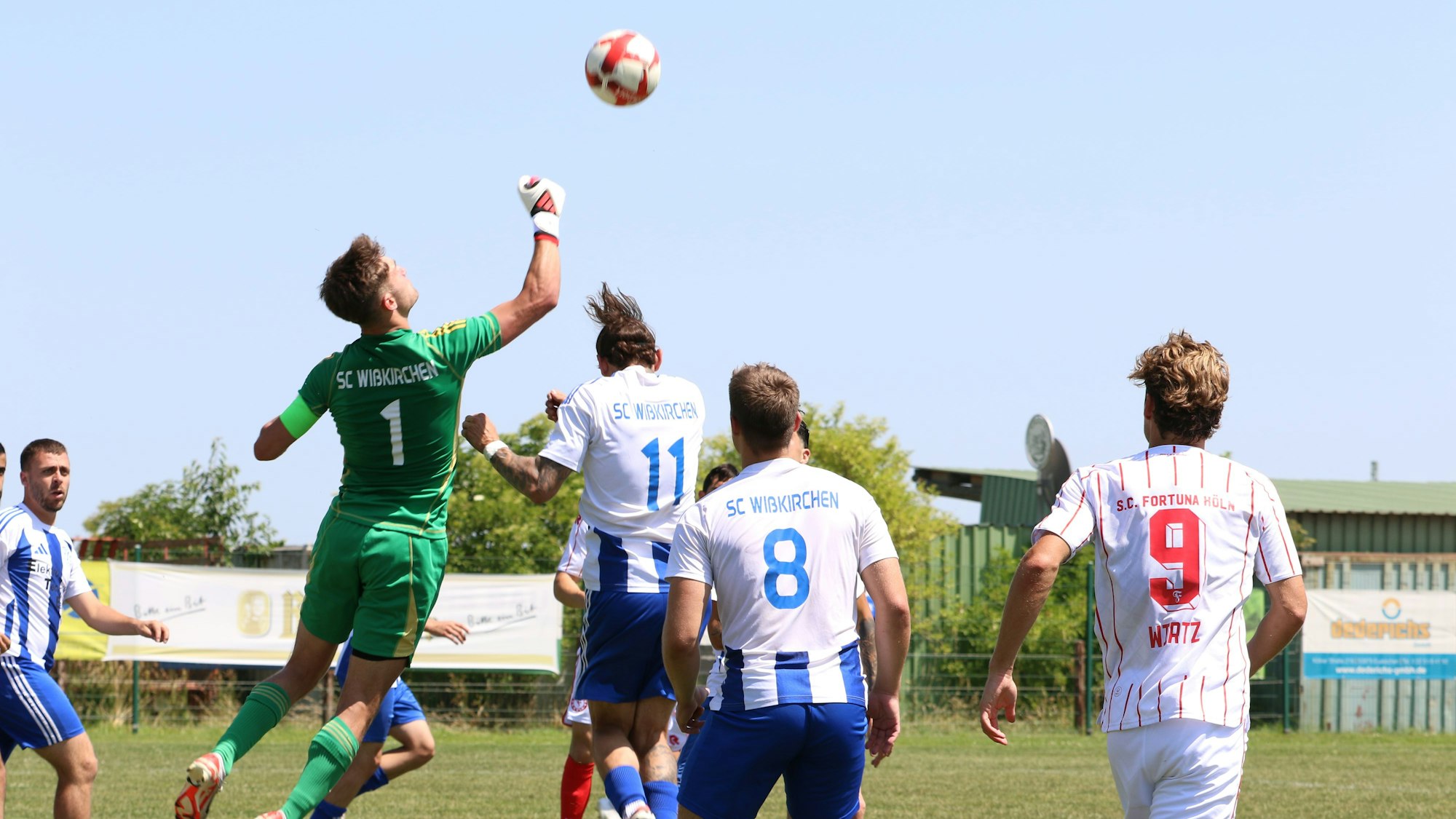 Angreifer Enzo Wirtz (r.) traf bei seinem Fortuna Köln-Debüt gleich doppelt