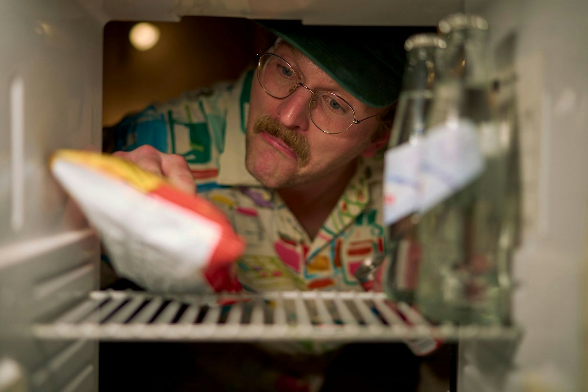 Das Hotelprinzenhof setzt alles daran, ihre Gäste zufriedenzustellen. Gast und Musiker Baxter (Jordan Prince) ist vom Service überzeugt. Doch geht es allen Gästen so? (Bild: ZDF/ Frank Dicks)