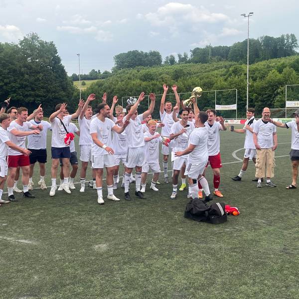 Trotz 120 Spielminuten ein Tänzchen um den POkal ist noch drin.