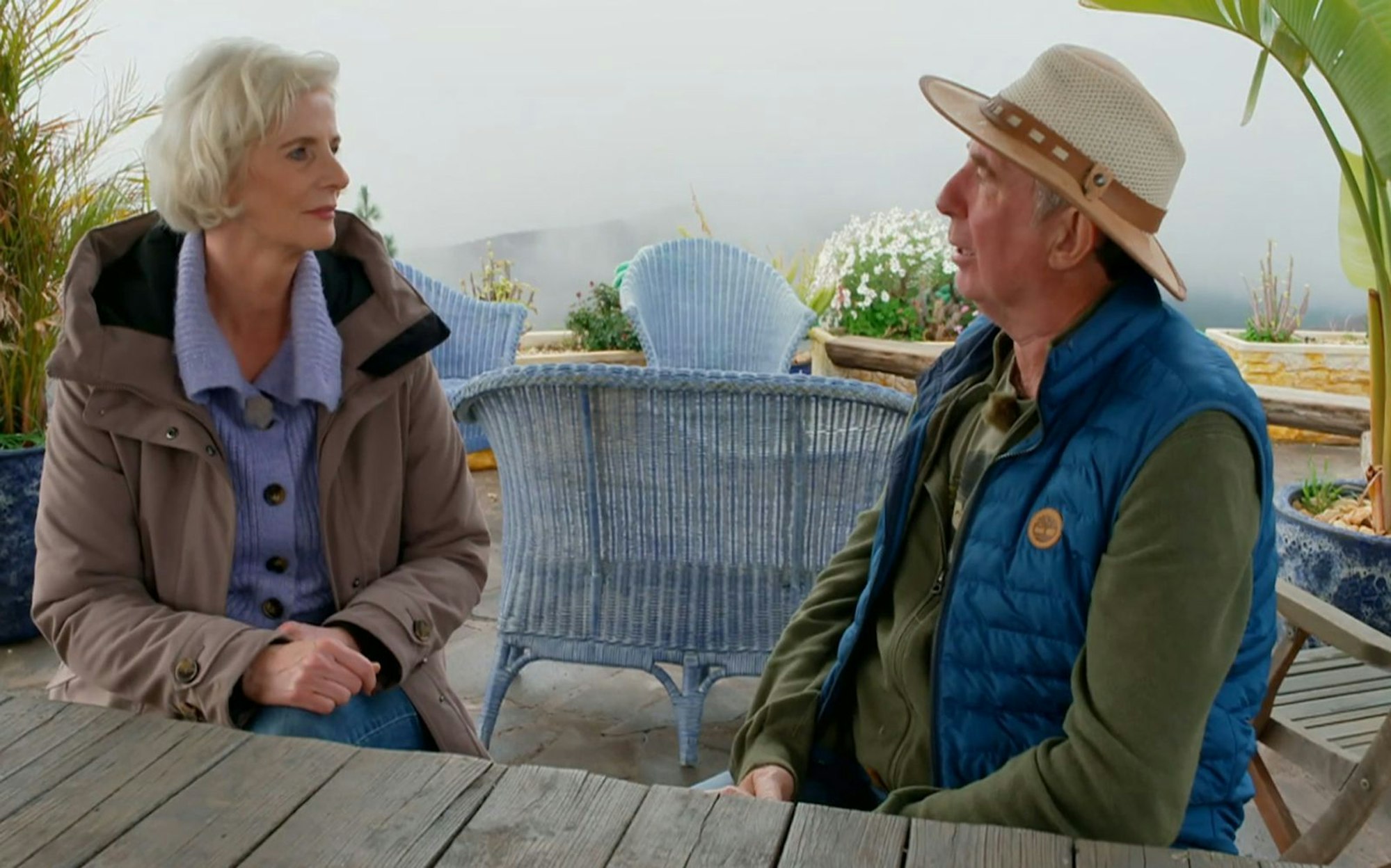 Hofdame Ute zieht auf Teneriffa bei Bauer Roger vorzeitig die Reißleine. (Bild: RTL)