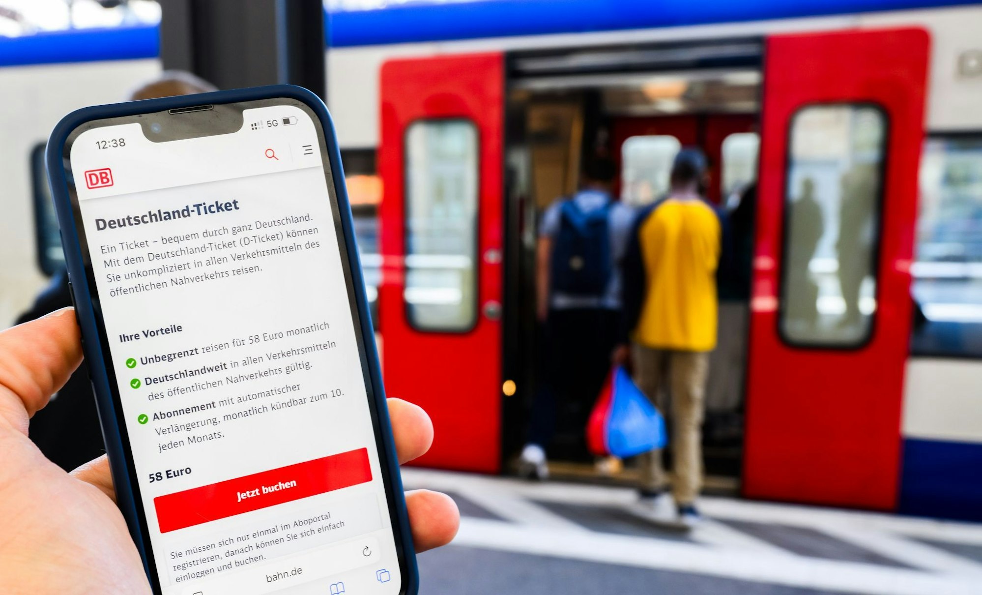 13,5 Millionen Abonnenten des Deutschlandtickets gibt es - aber auch Betrug rund um das Abo. (Archivbild)