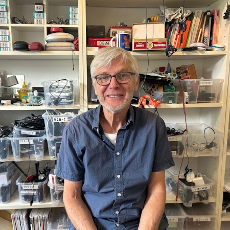 Armin Joachimsmeyer war früher Programmierer und repariert nun ehrenamtlich defekte Geräte.