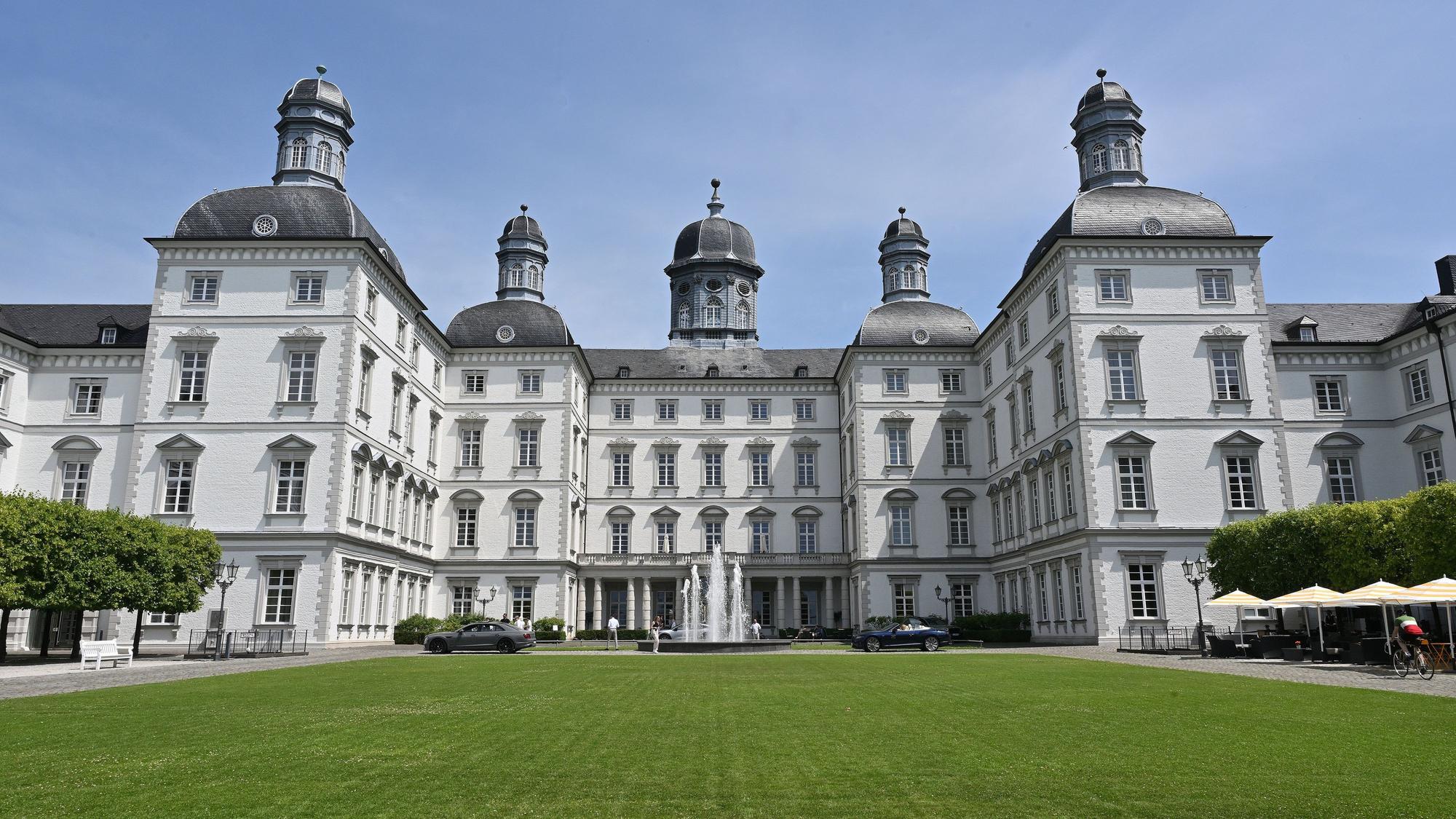 Das Foto zeigt das Grandhotel Schloss Bensberg in Bergisch Gladbach