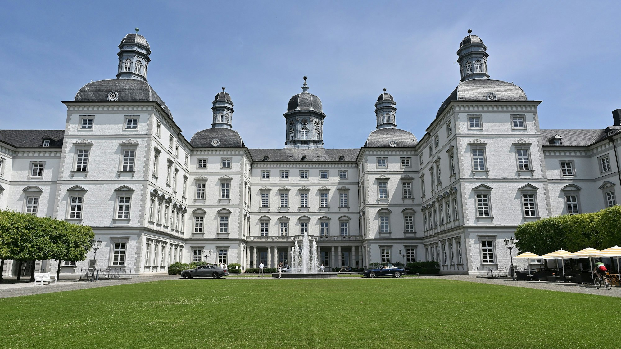 Das Foto zeigt das Grandhotel Schloss Bensberg in Bergisch Gladbach