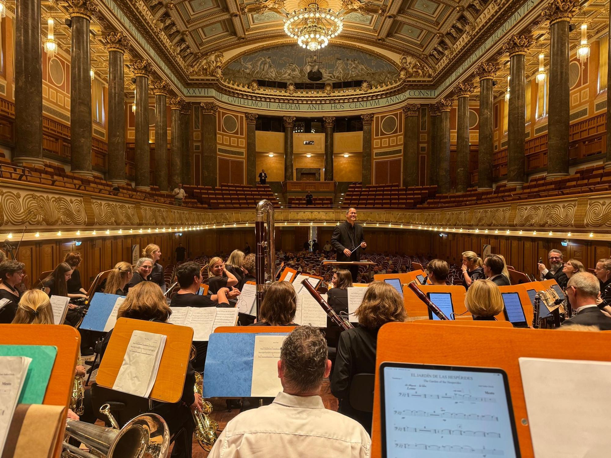 Der Orchesterverein Hilgen um seinen Leiter Timor Oliver Chadik belegte beim Deutschen Orchesterwettbewerb den ersten Platz.