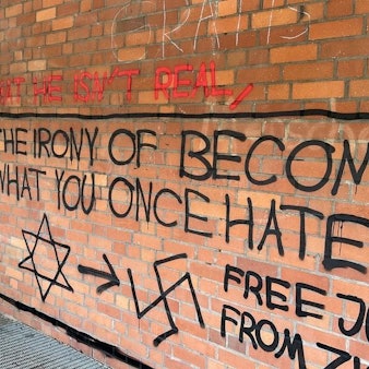 Hakenkreuz-Schmierereien am Sülzer Schiller-Gymnasium