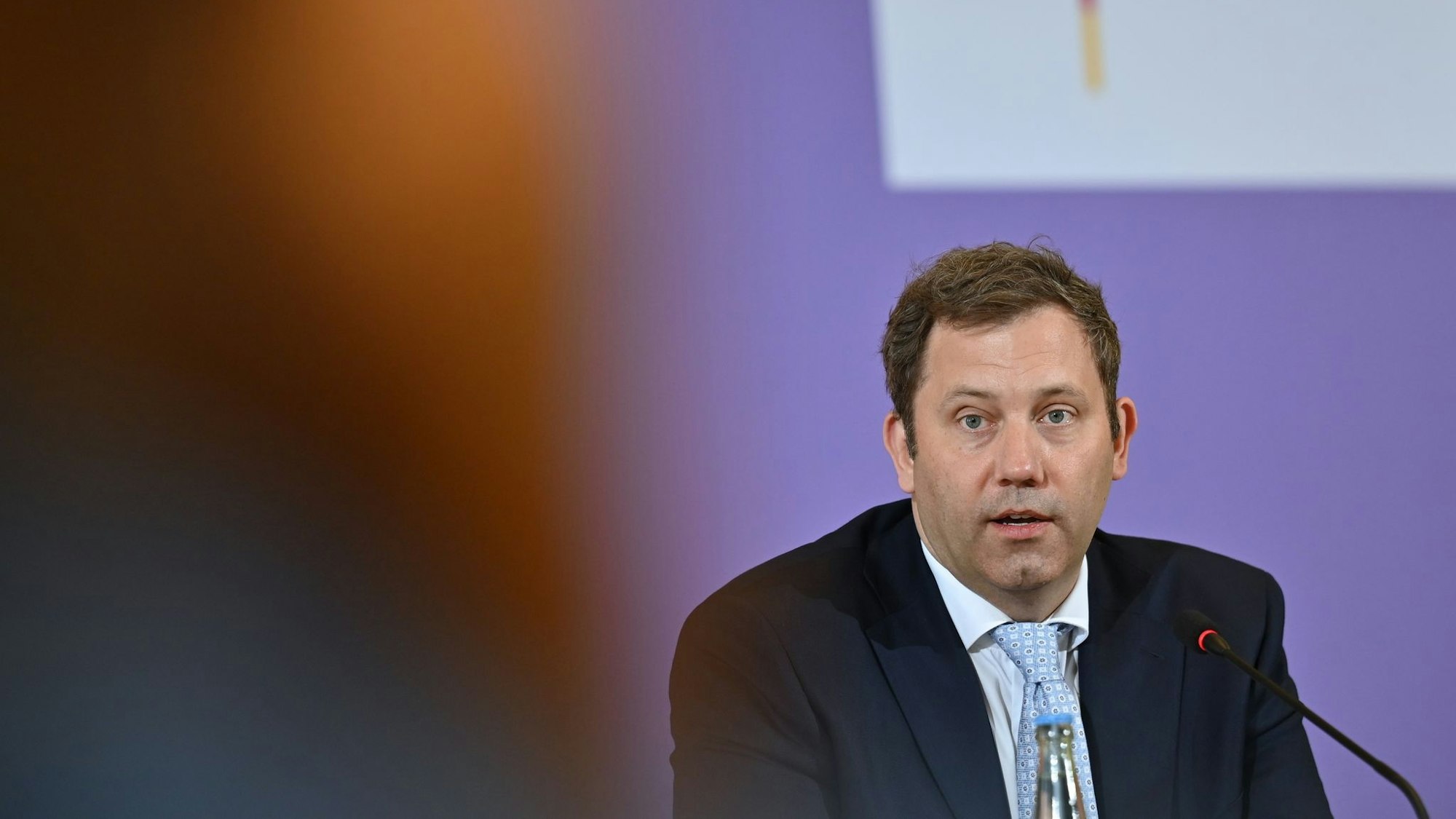 Vizekanzler Klingbeil plant seinen Haushalt mit hohen Schulden. (Archivbild)