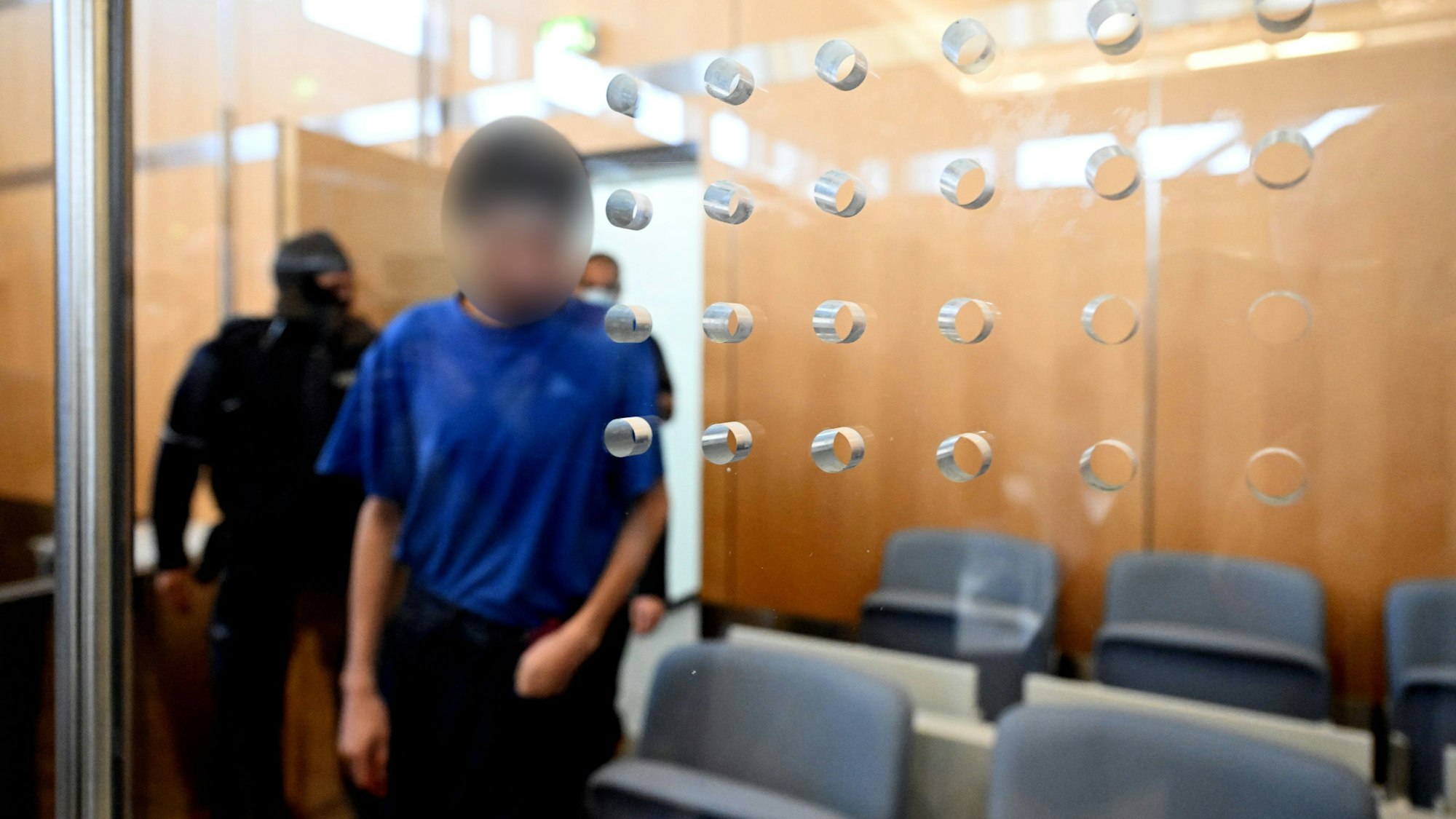 Der Angeklagte im Gerichtssaal der Oberlandesgerichts.