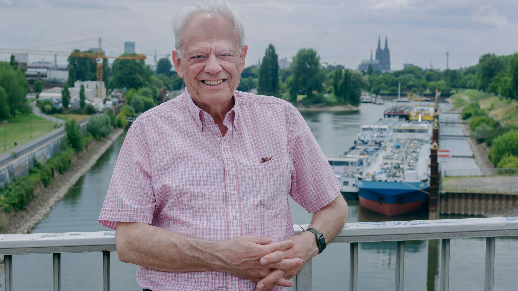 16.06.2025, Köln: Serie „Mein Veedel“: Veedelsspaziergang mit dem Bezirksbürgermeister Norbert Fuchs durch Mülheim Foto: Thilo Schmülgen